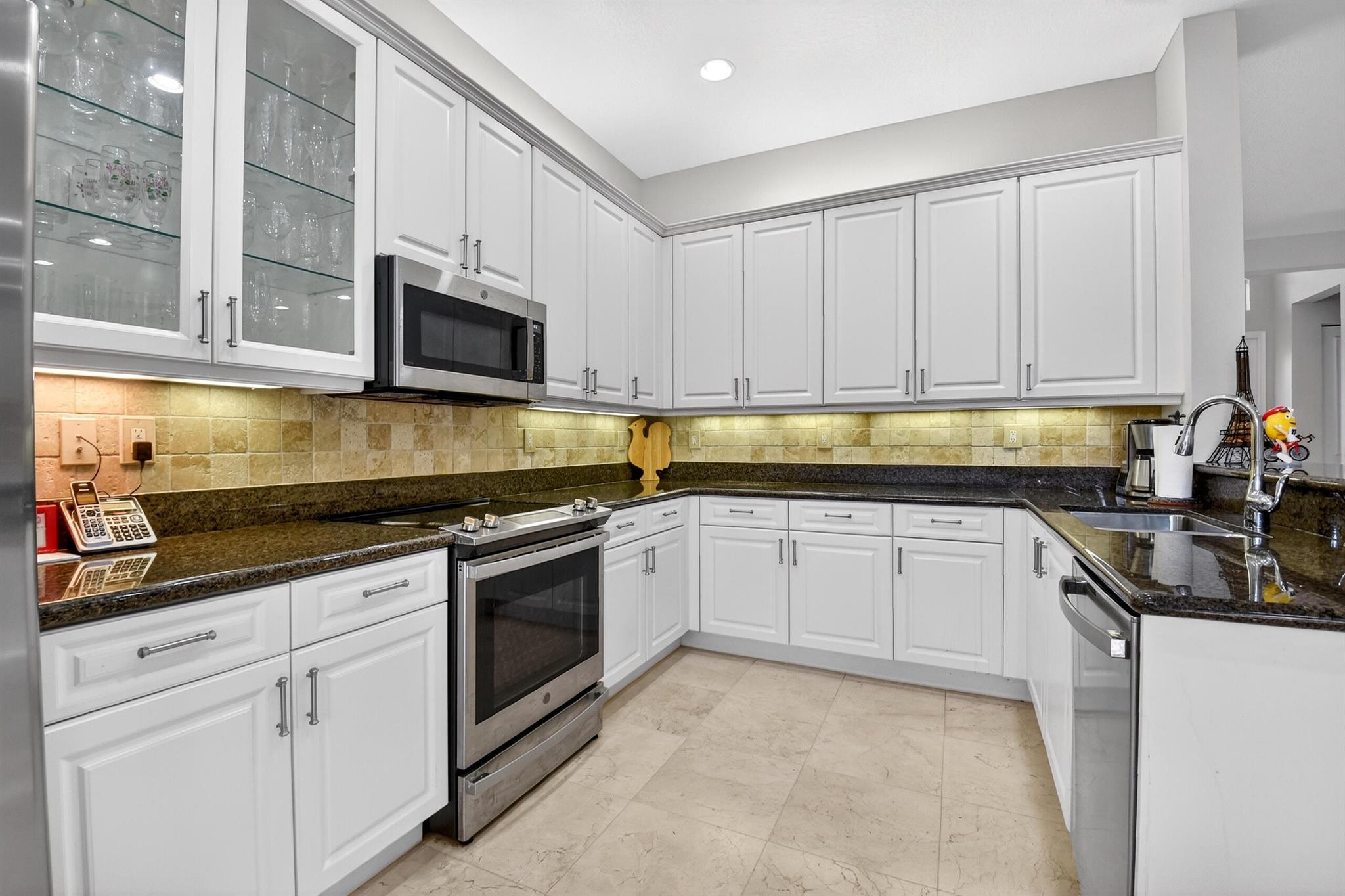 VALENCIA PALMS - Residential