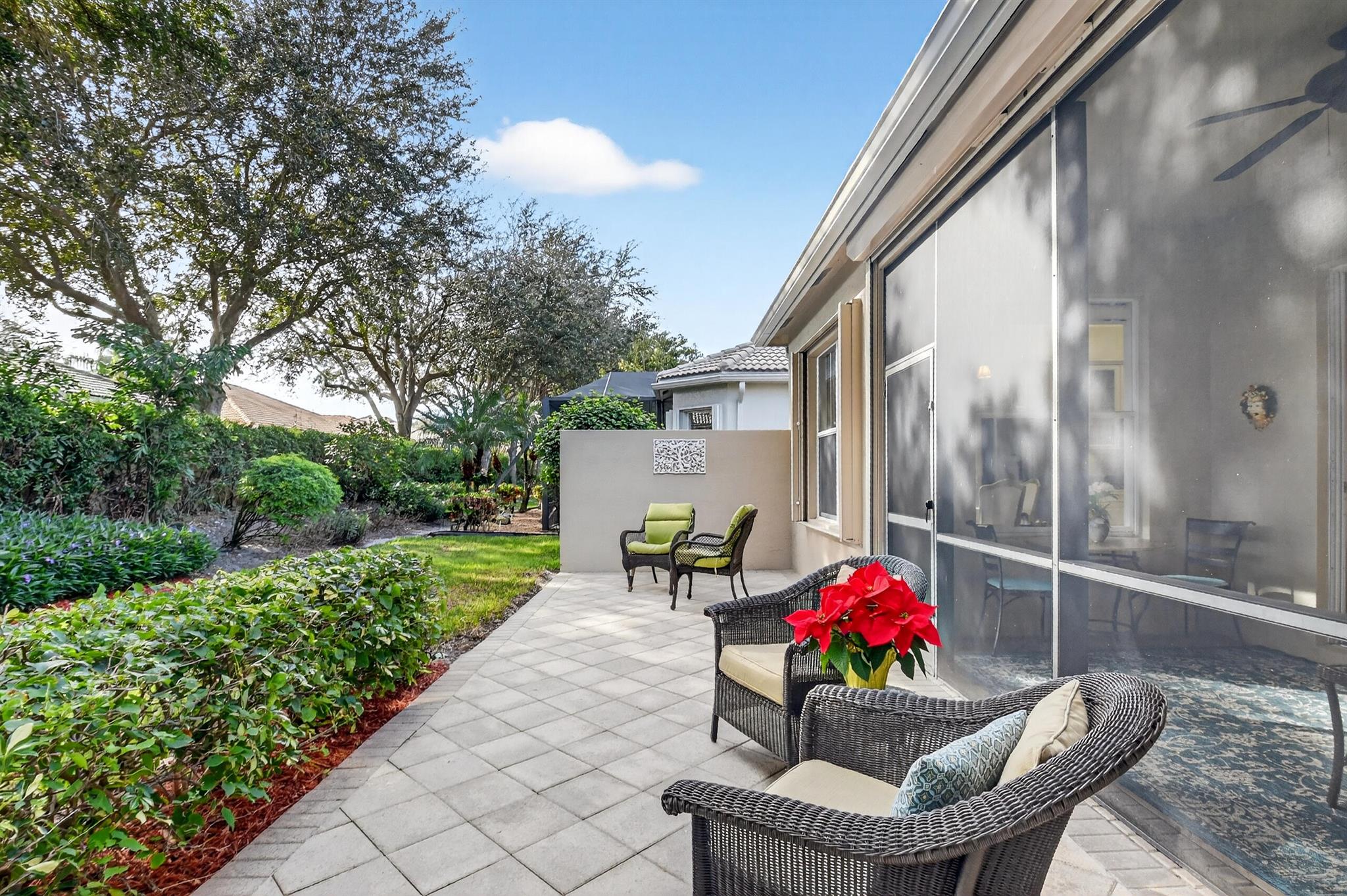 VALENCIA PALMS - Residential