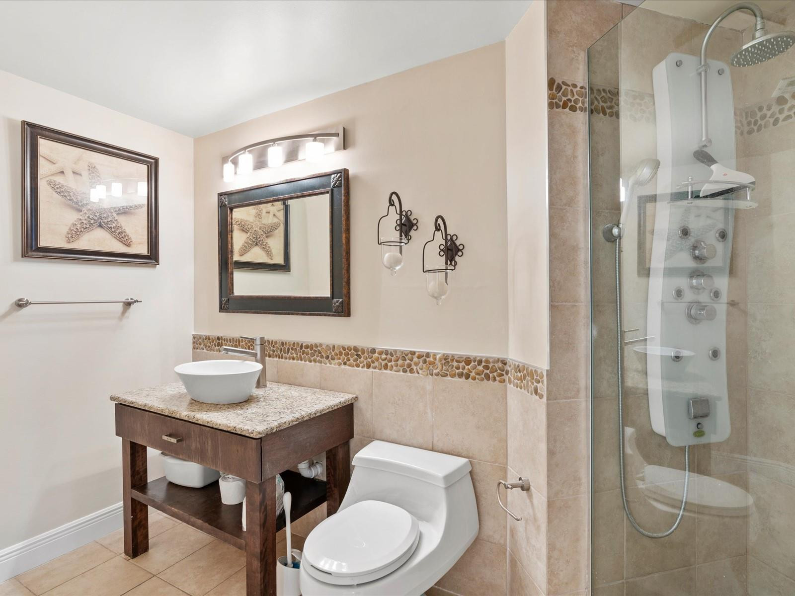 LES PELICANS (THE PELICAN) - Residential Lease