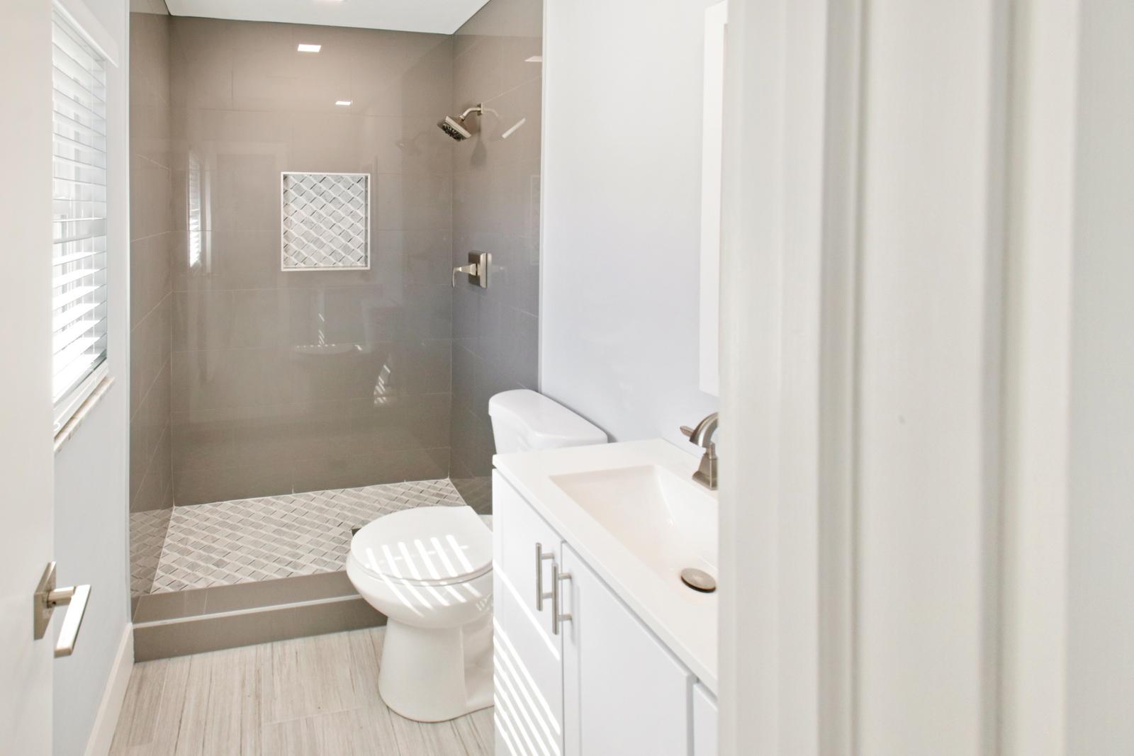 OCTOBER PARK - Residential Lease