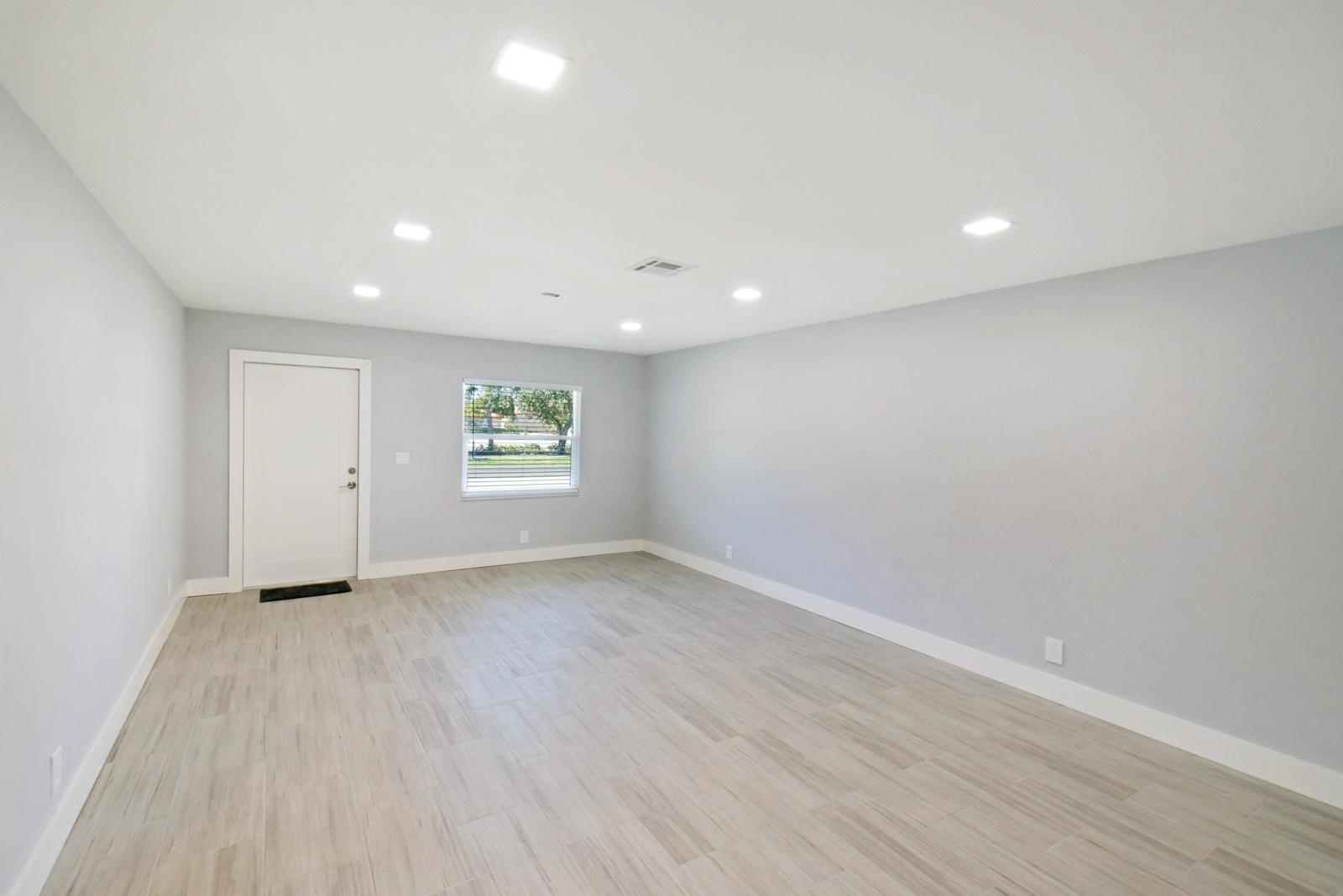 OCTOBER PARK - Residential Lease