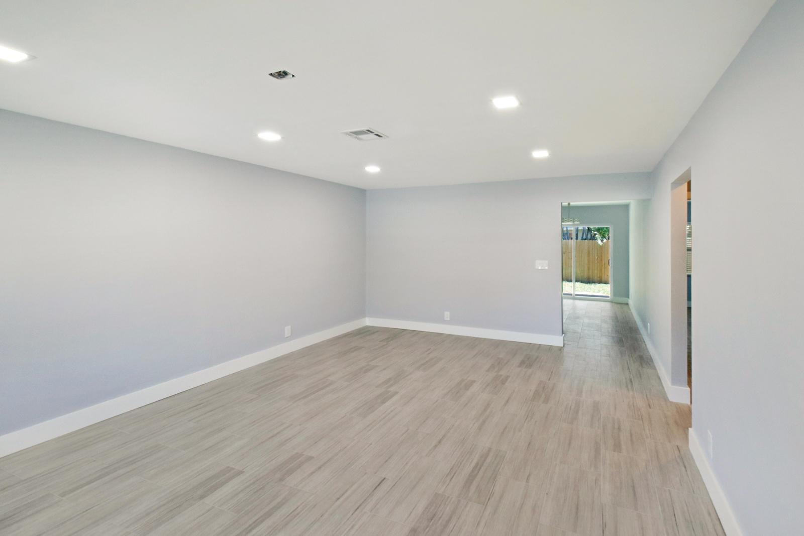 OCTOBER PARK - Residential Lease