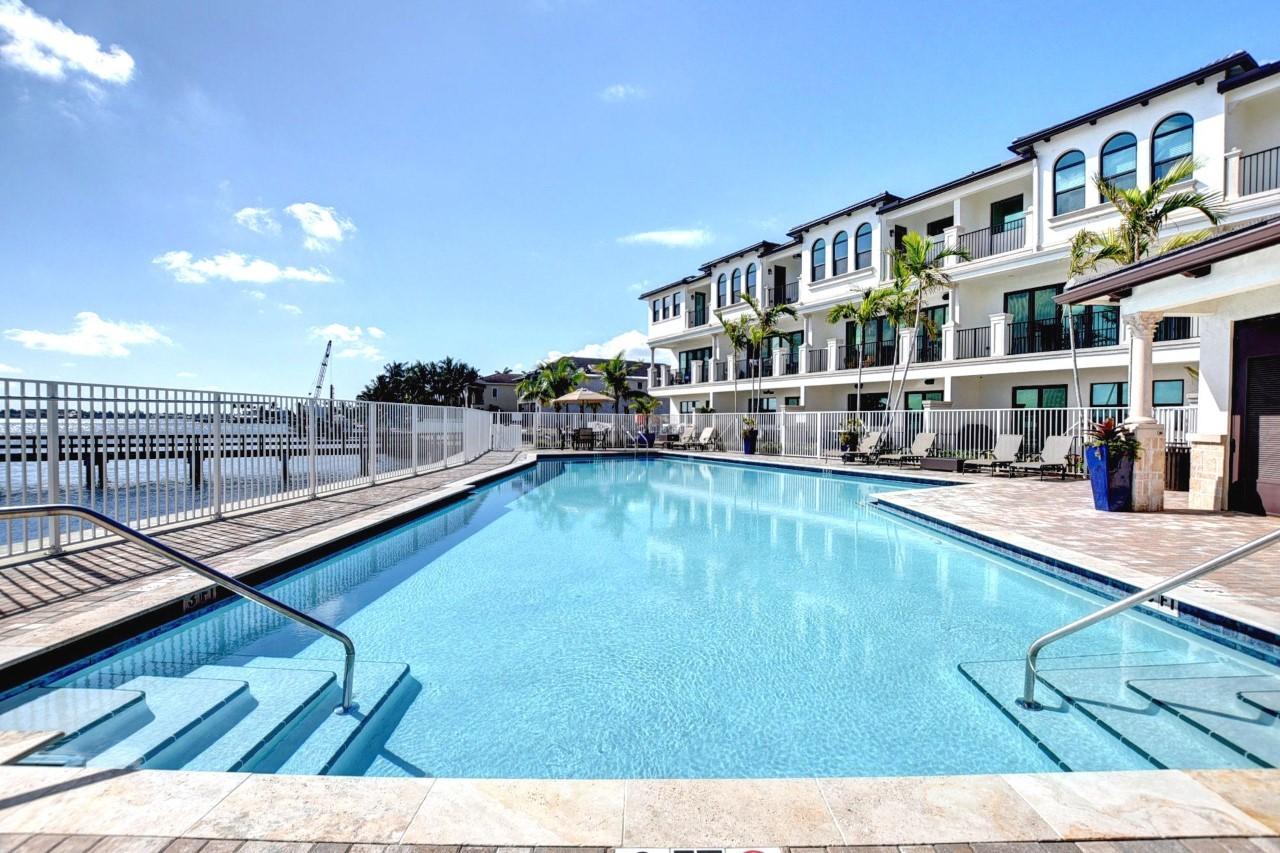 CASA DEL MAR - Residential Lease