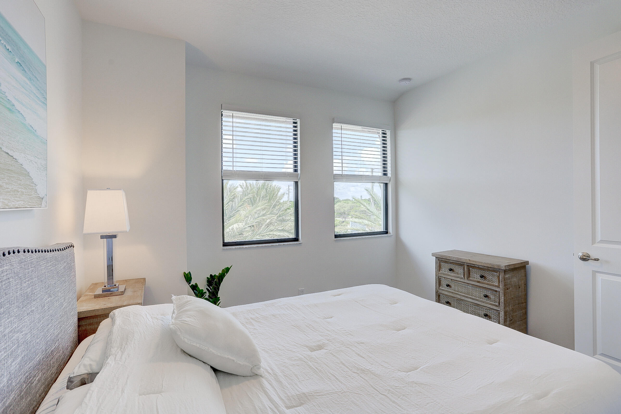 CASA DEL MAR - Residential Lease