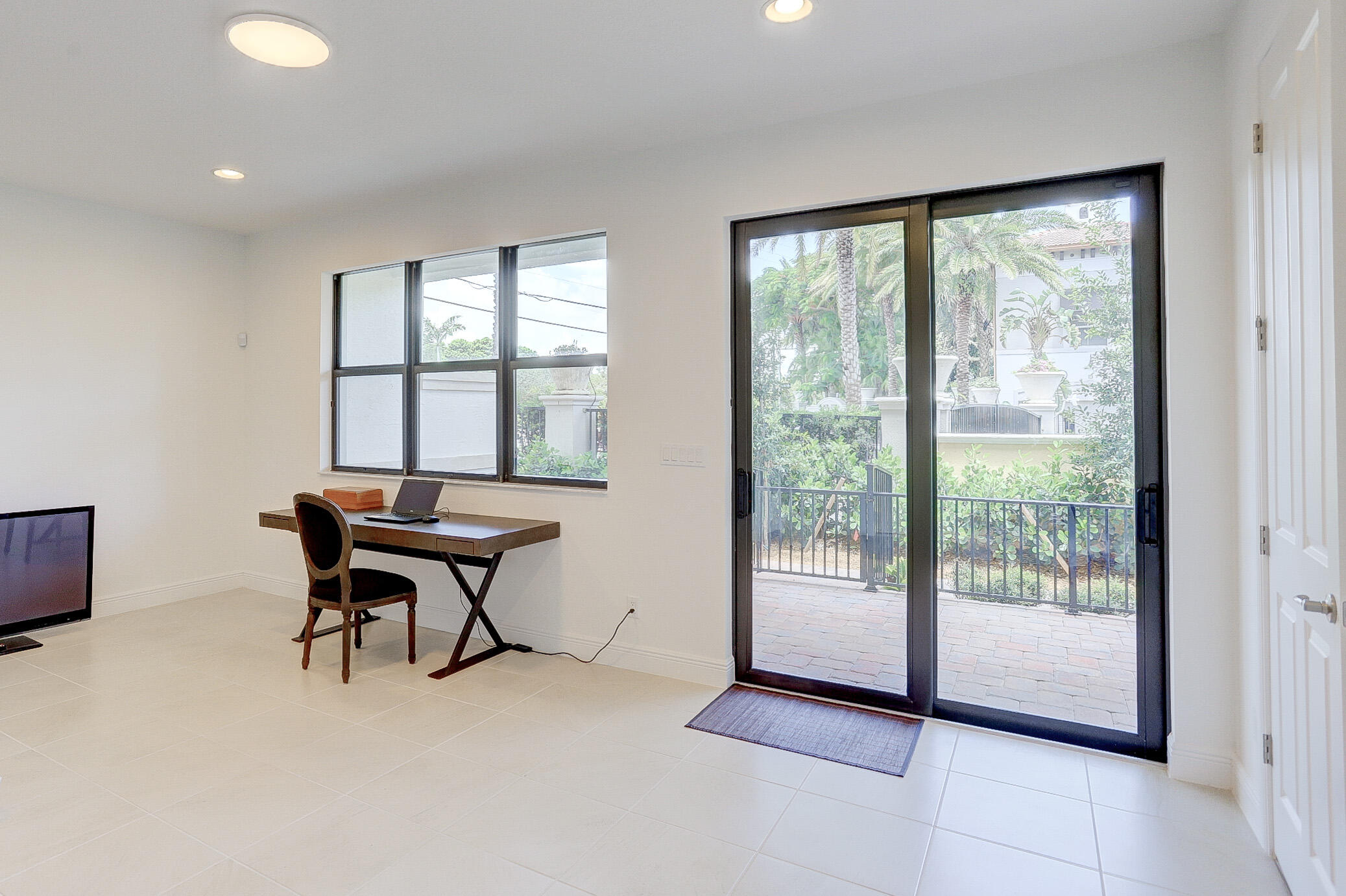 CASA DEL MAR - Residential Lease