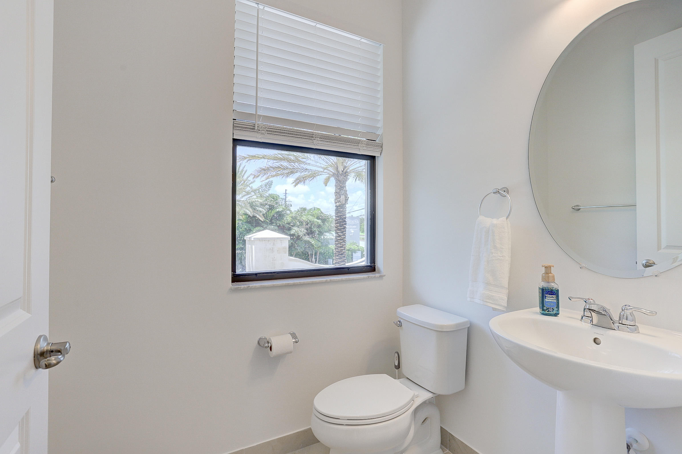 CASA DEL MAR - Residential Lease