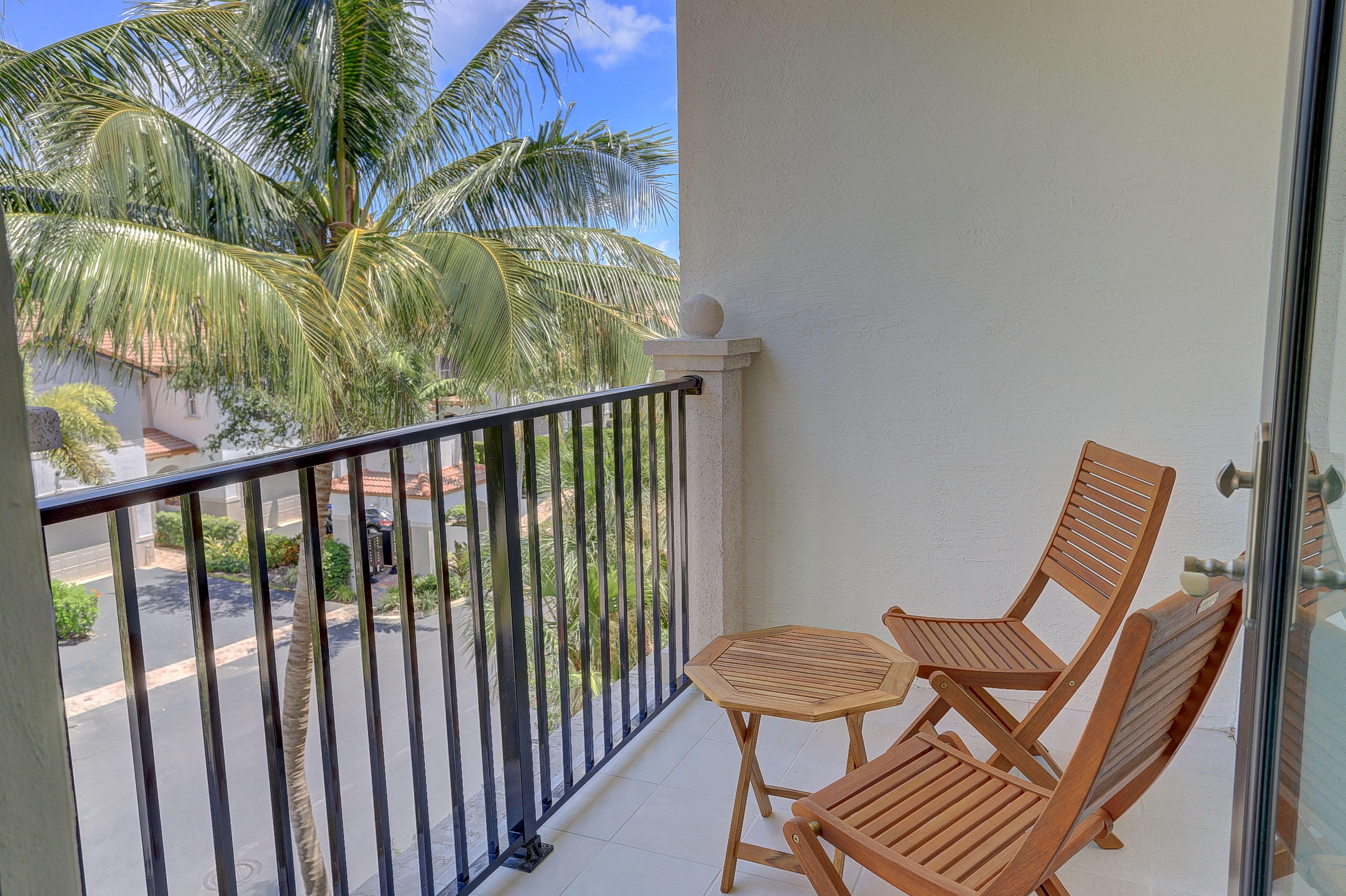 CASA DEL MAR - Residential Lease