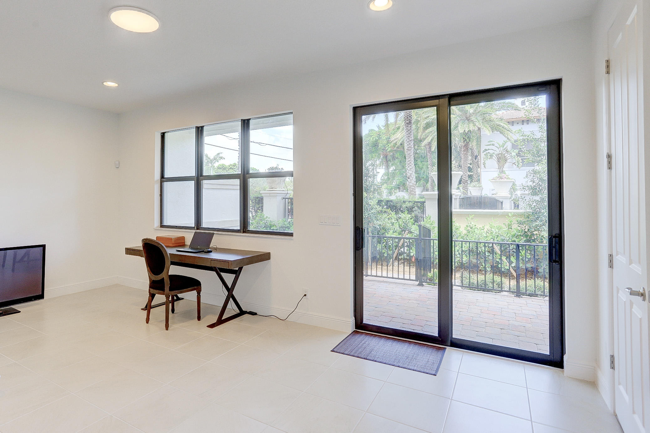 CASA DEL MAR - Residential Lease