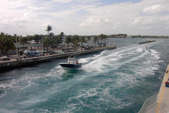 CASA DEL MAR - Residential Lease