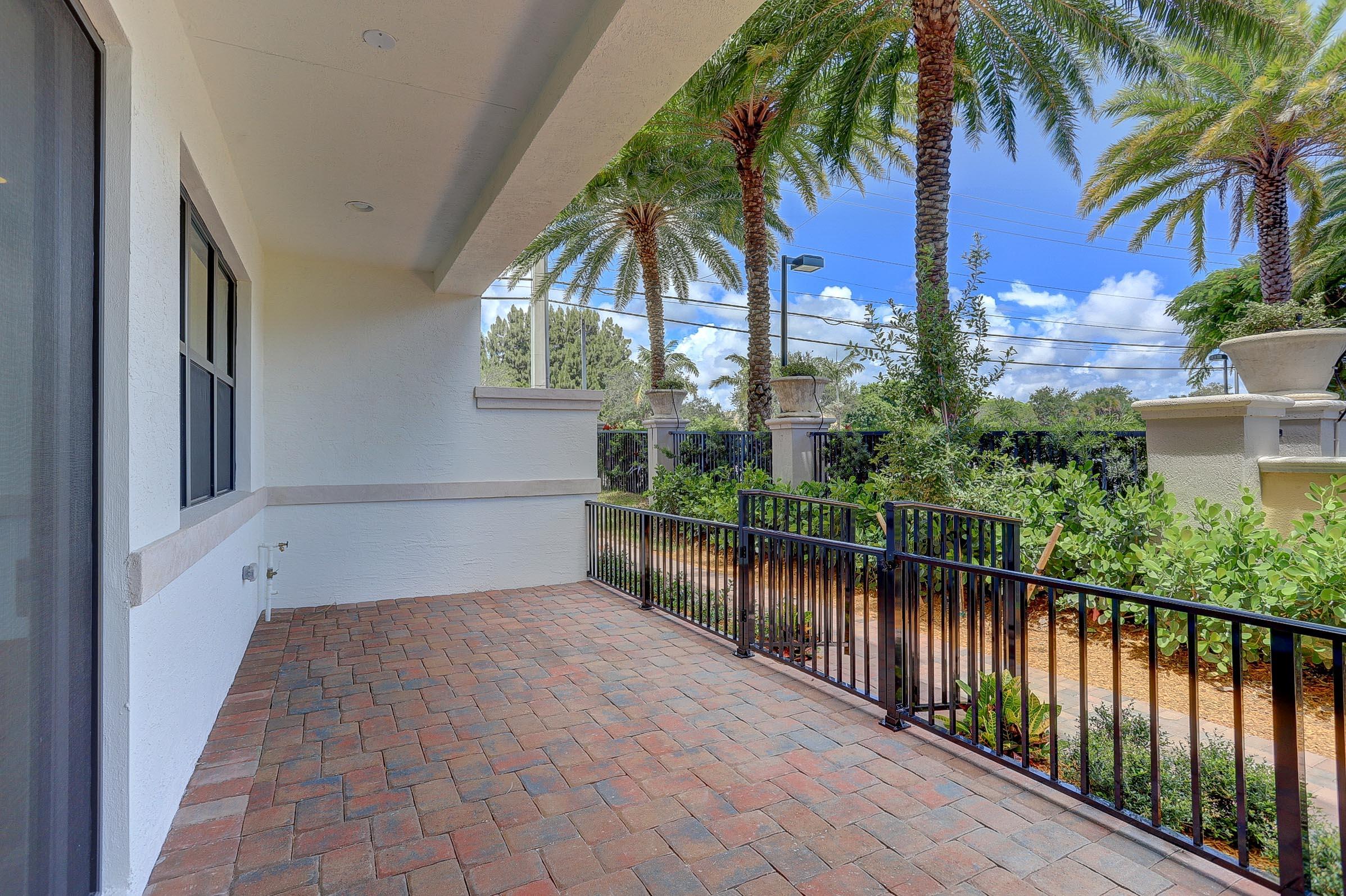 CASA DEL MAR - Residential Lease