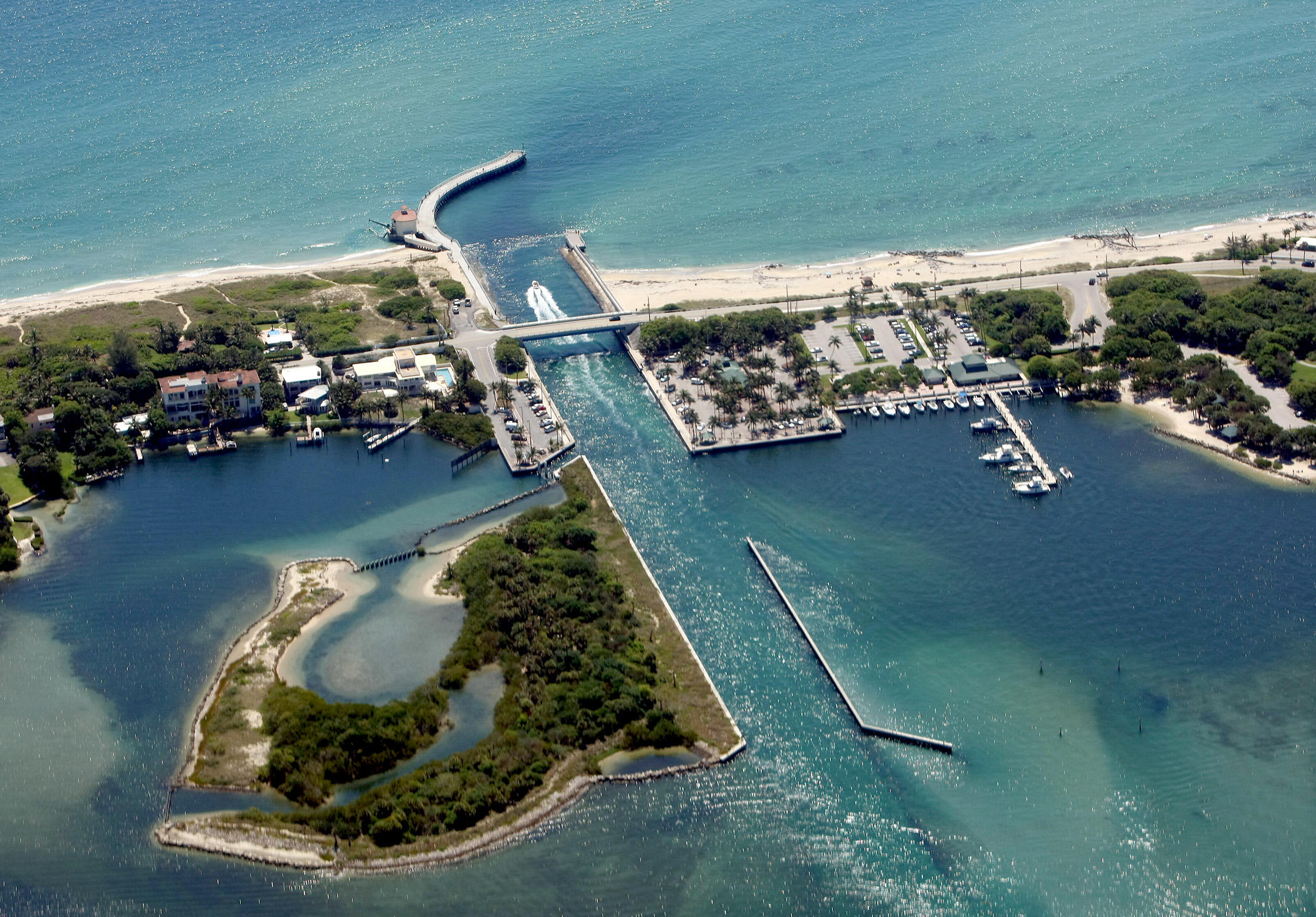 CASA DEL MAR - Residential Lease