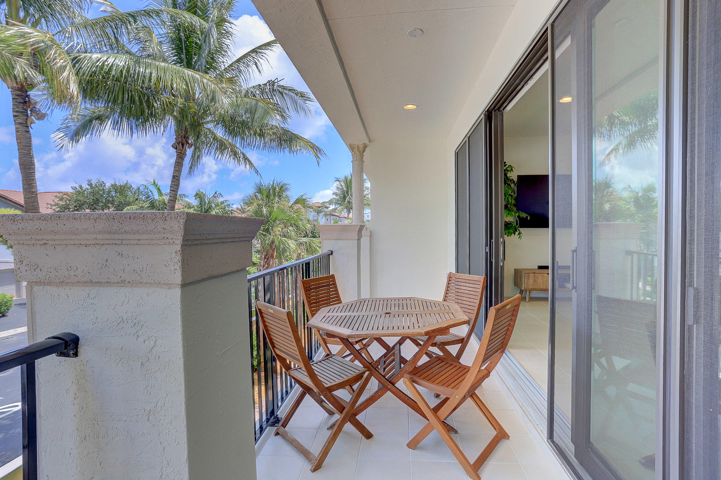 CASA DEL MAR - Residential Lease