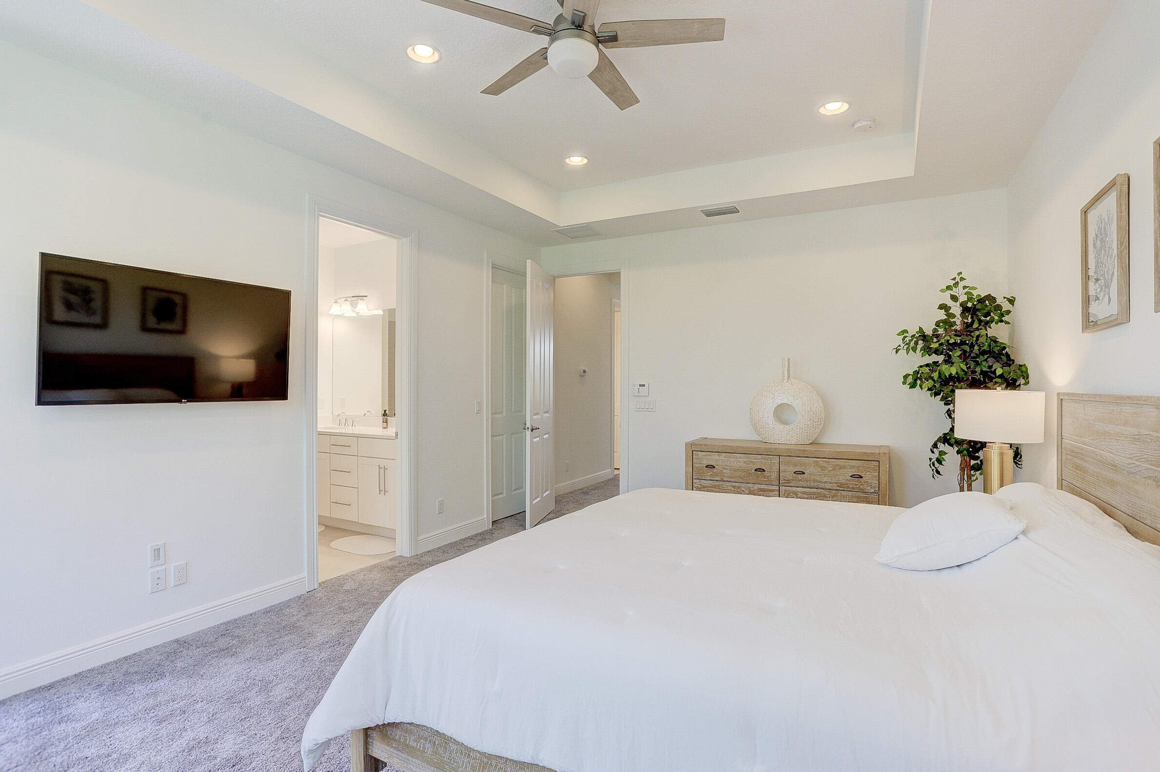 CASA DEL MAR - Residential Lease