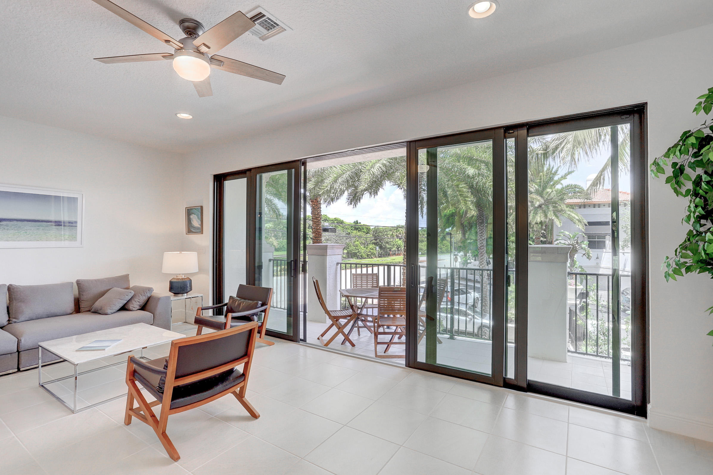 CASA DEL MAR - Residential Lease