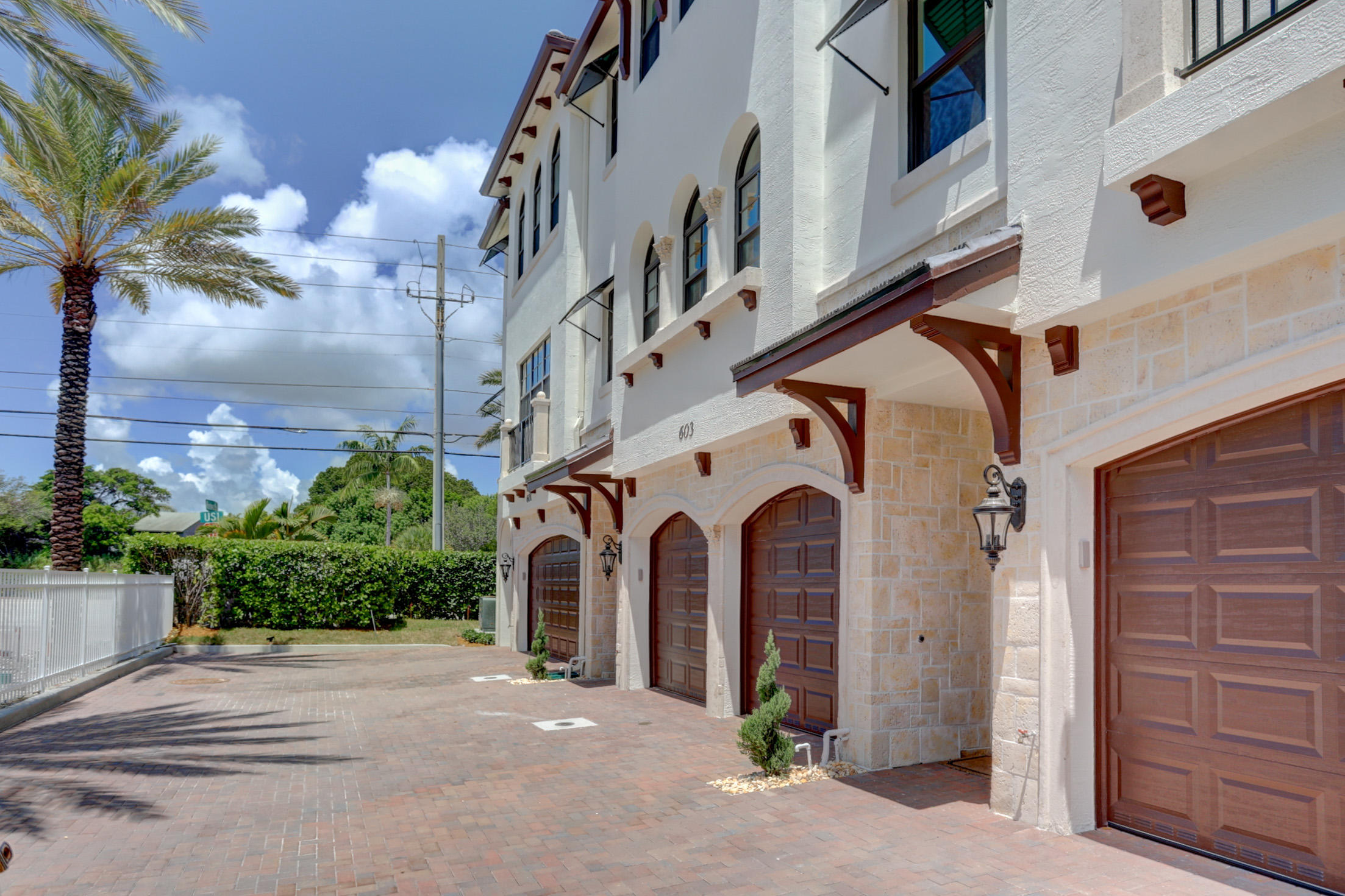 CASA DEL MAR - Residential Lease