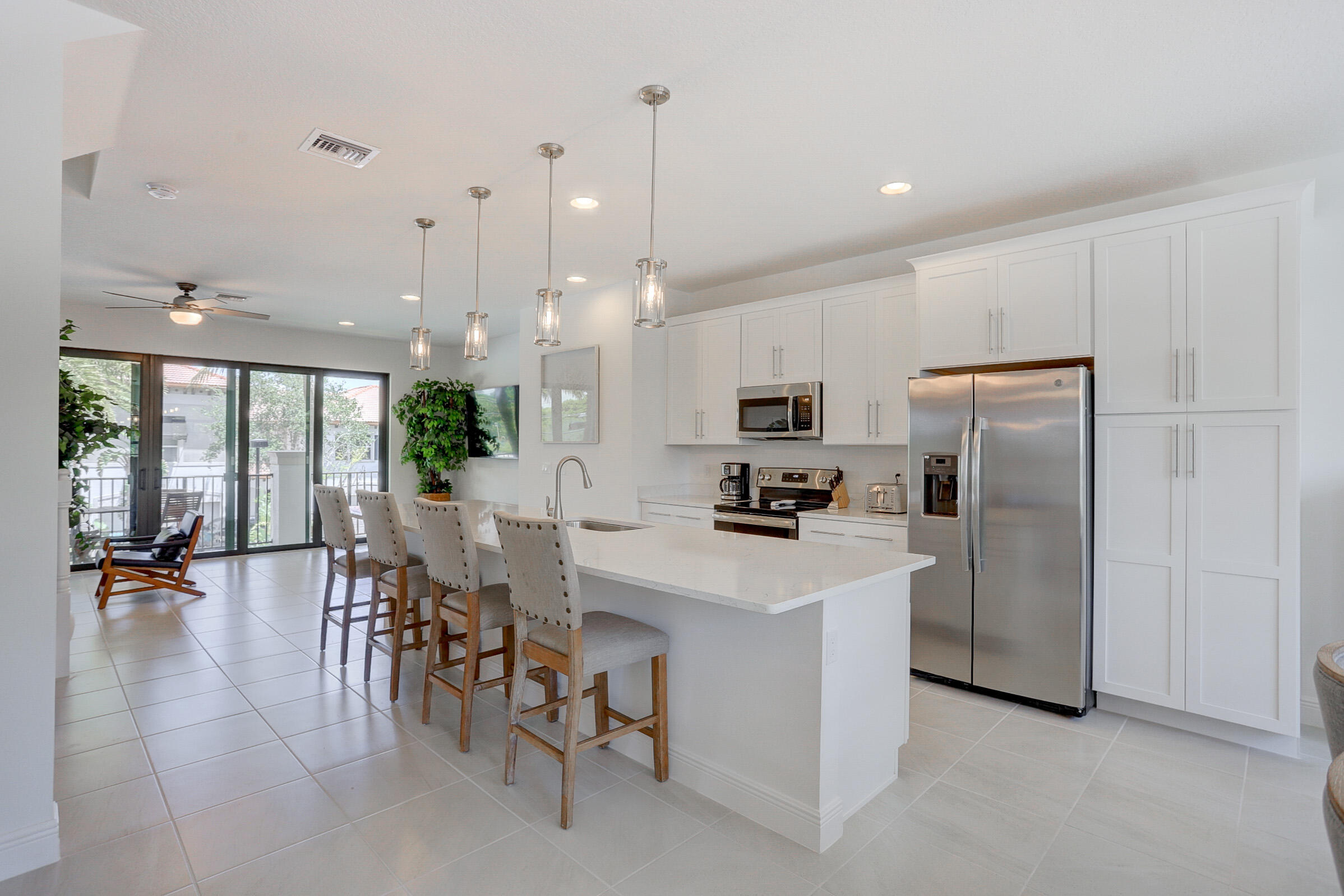 CASA DEL MAR - Residential Lease