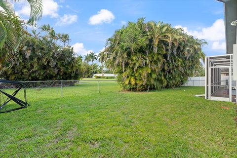 Tiny photo for 7521 SW 1st Street, Plantation, FL 33317 (MLS # B26021335)