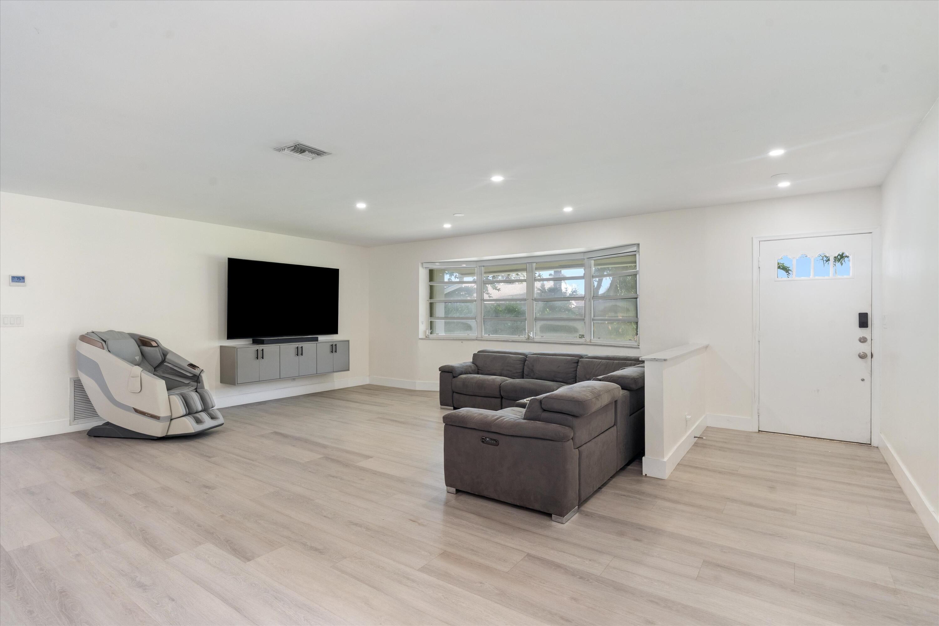 ELDORADO ESTATES IN PLANTATION - Residential