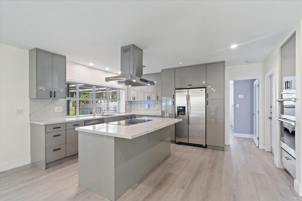 Photo of 7521 SW 1st Street, Plantation, FL 33317 (MLS # B26021335)