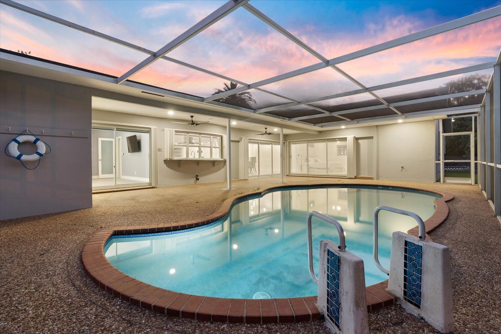 Photo of 7521 SW 1st Street, Plantation, FL 33317 (MLS # B26021335)