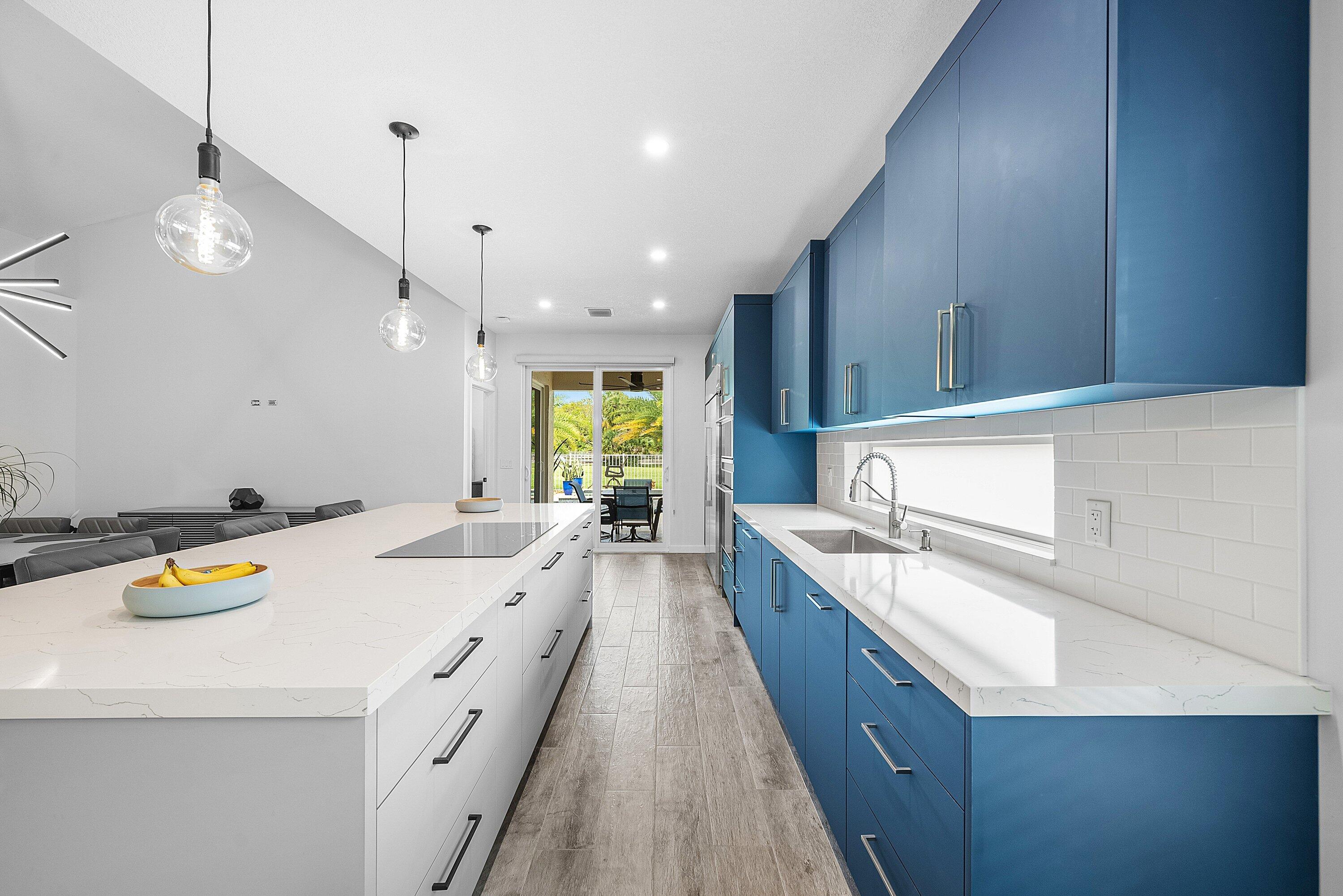 DELRAY LAKES - Residential