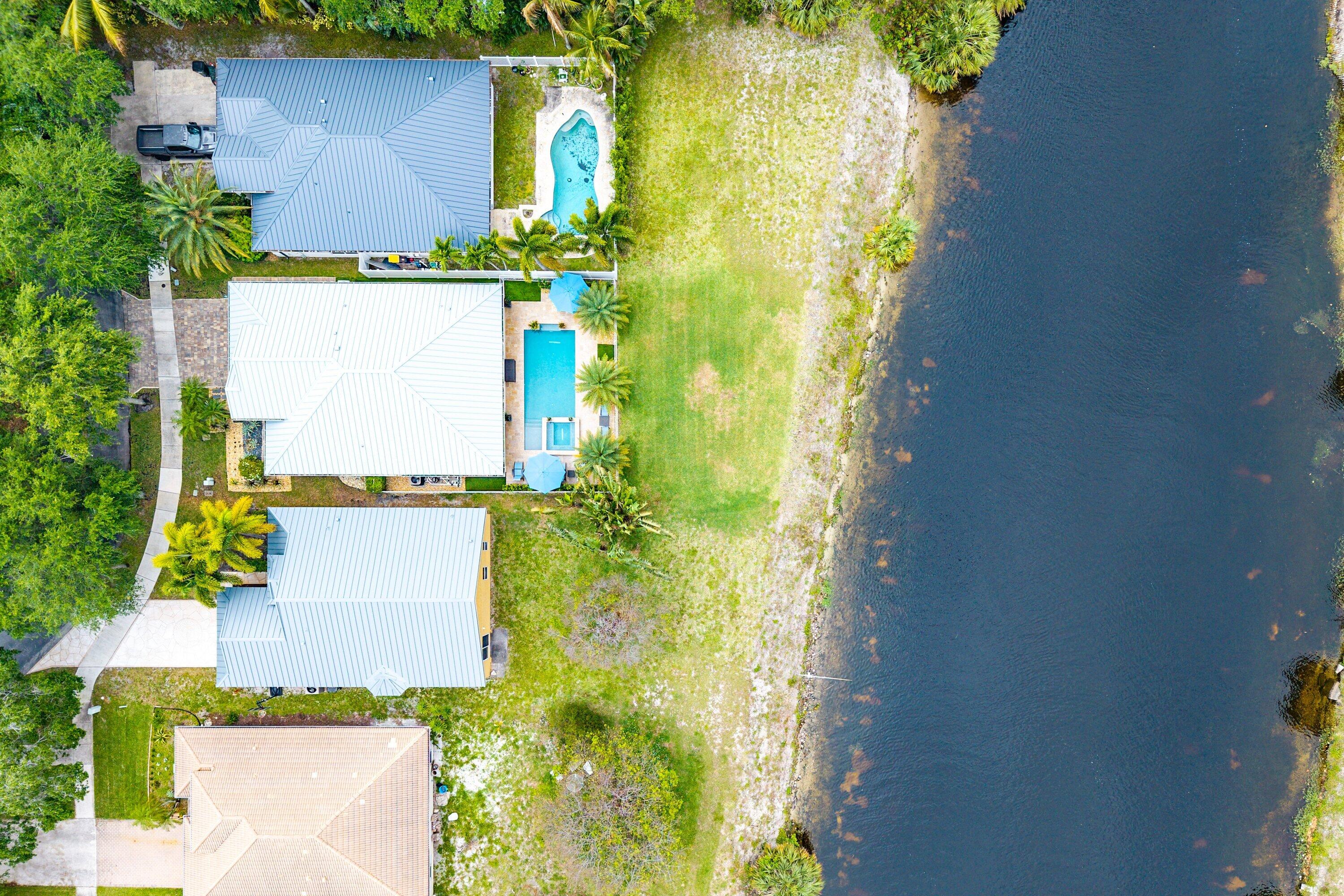 DELRAY LAKES - Residential