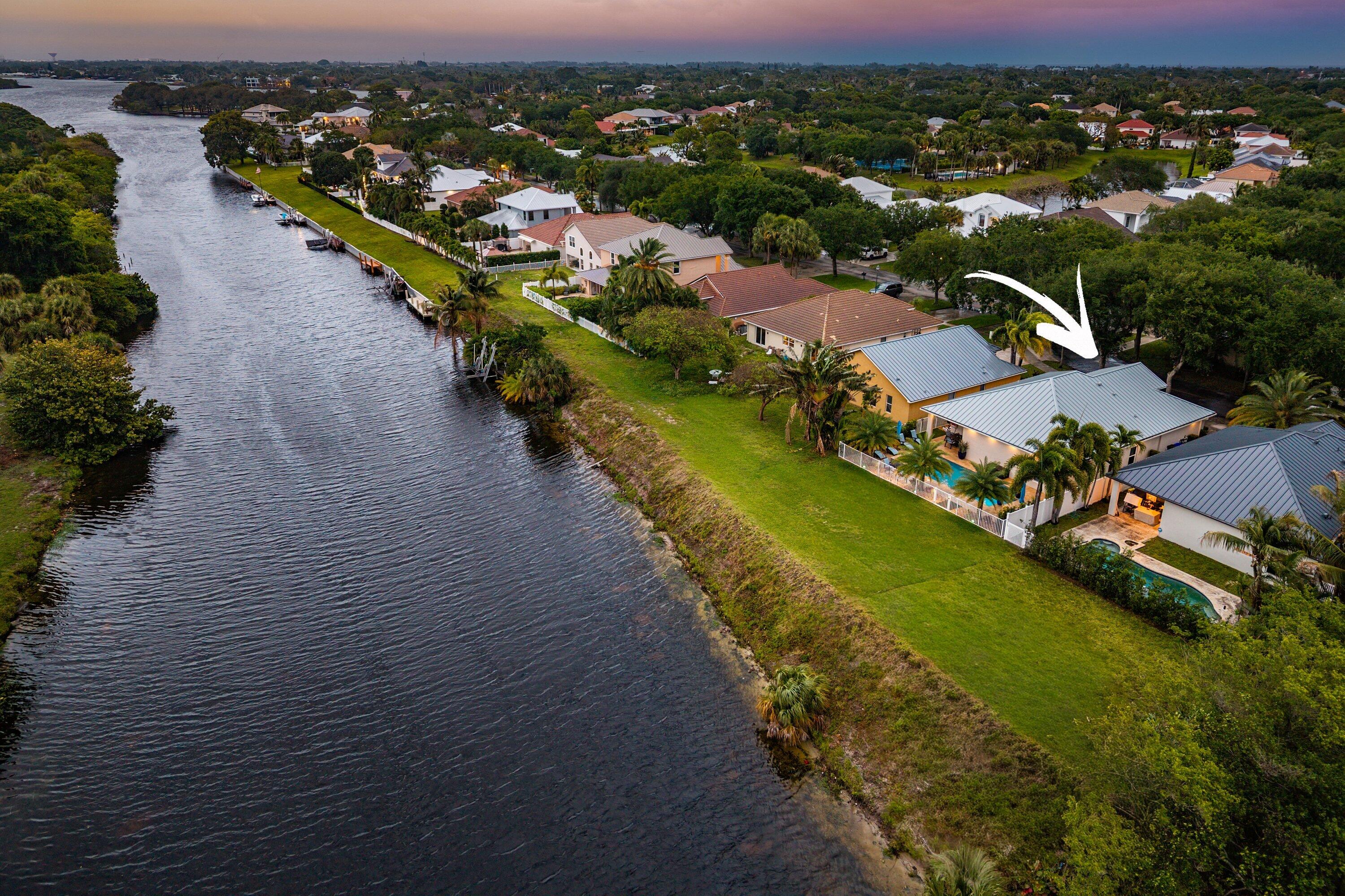 DELRAY LAKES - Residential