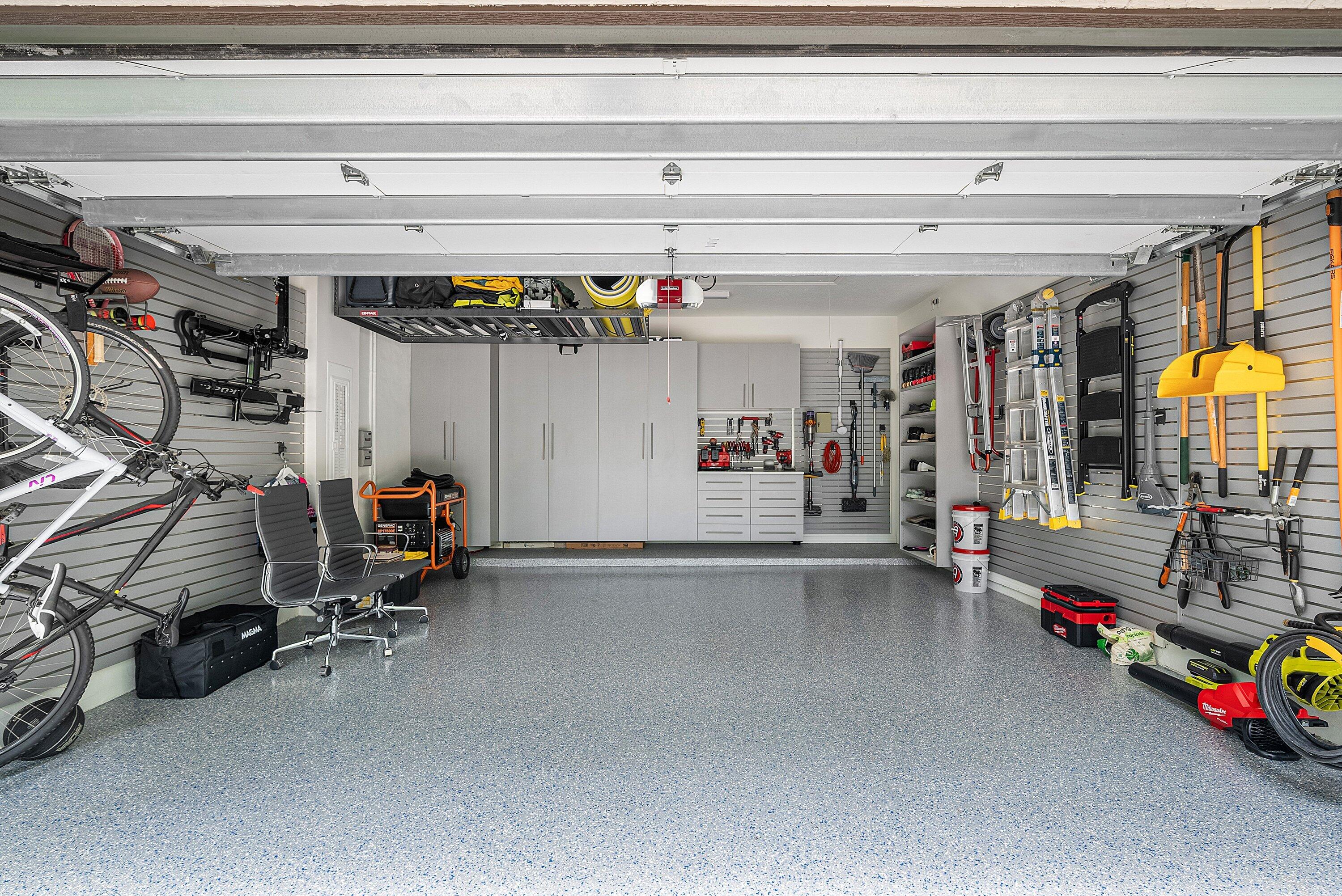 DELRAY LAKES - Residential