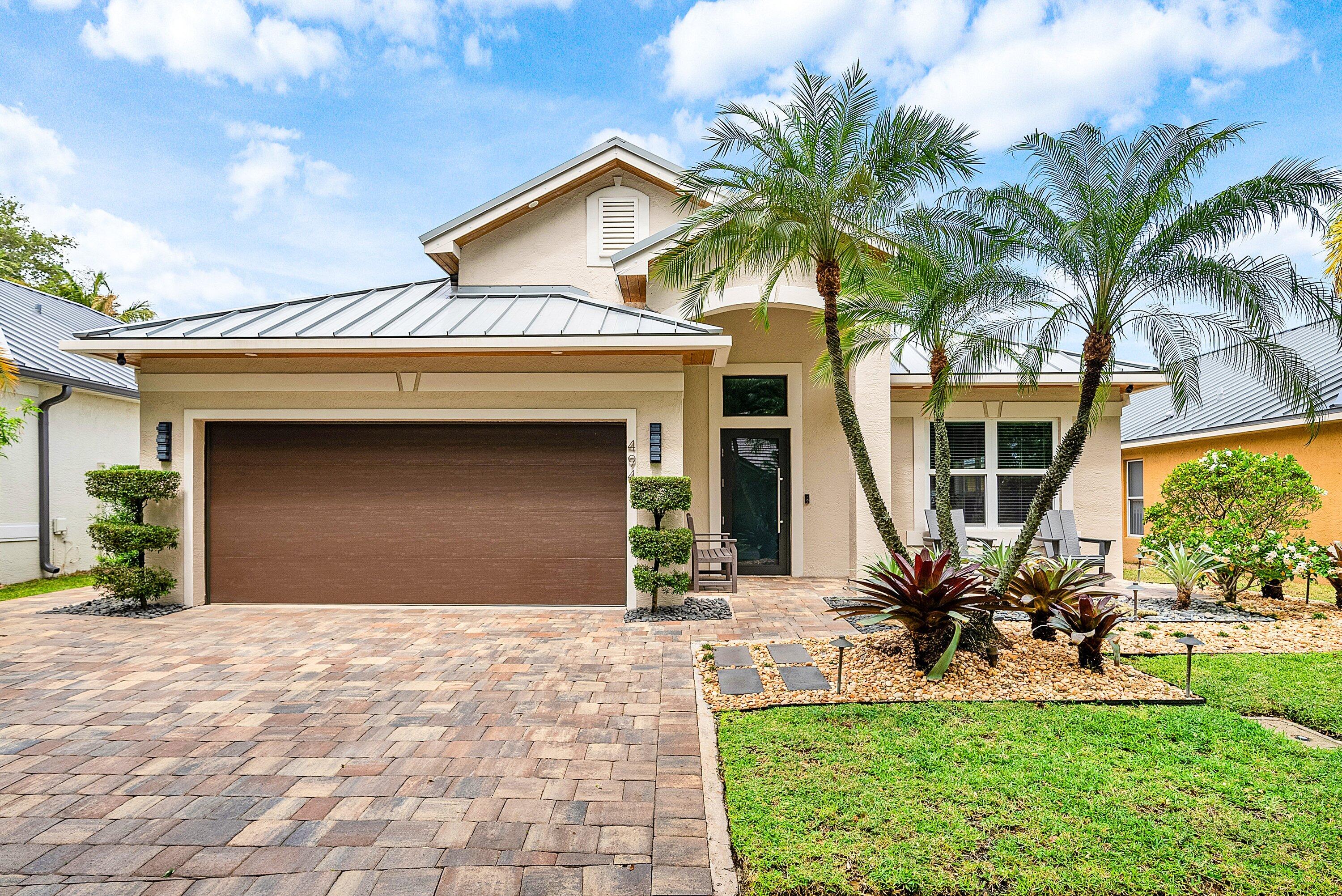 DELRAY LAKES - Residential