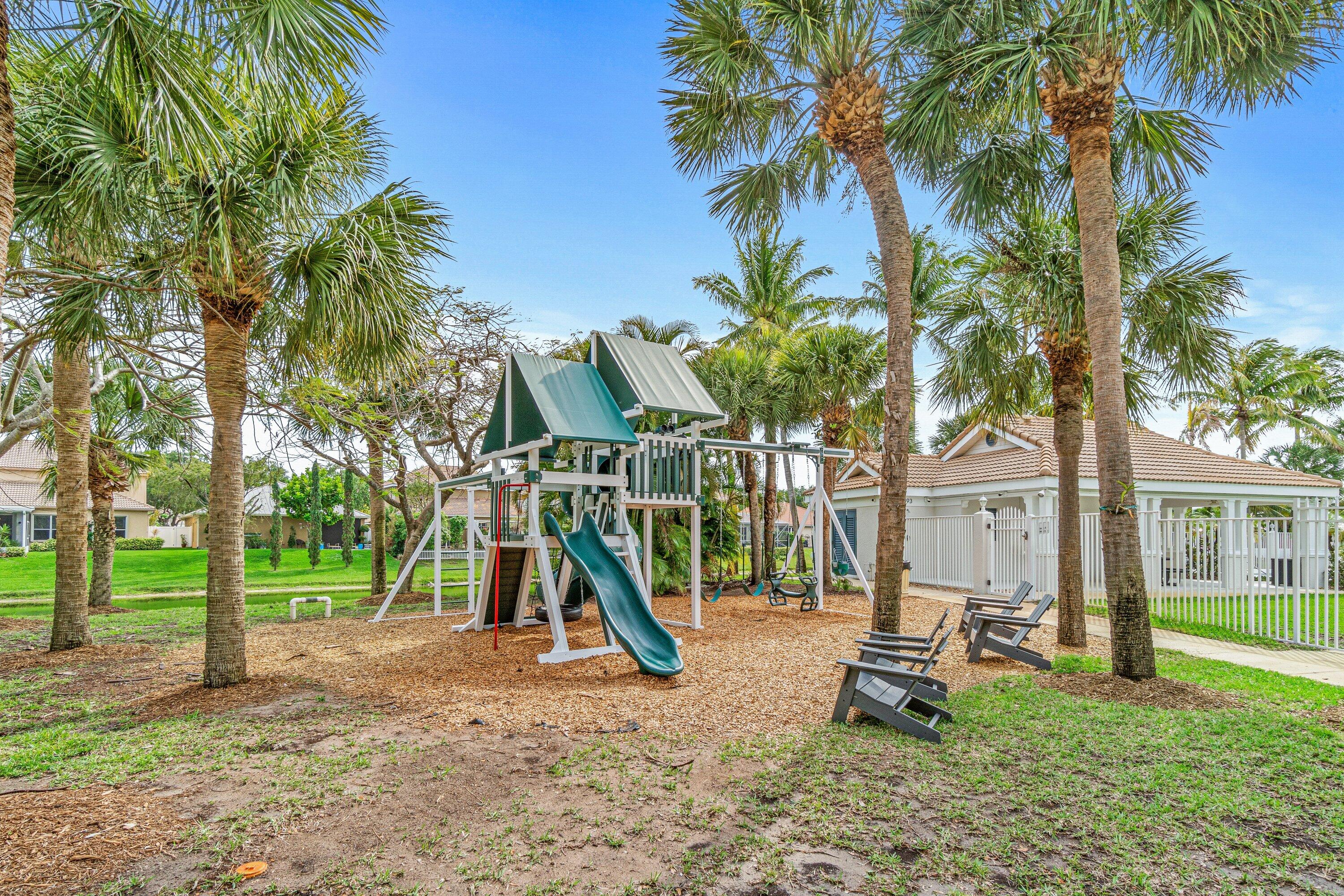 DELRAY LAKES - Residential