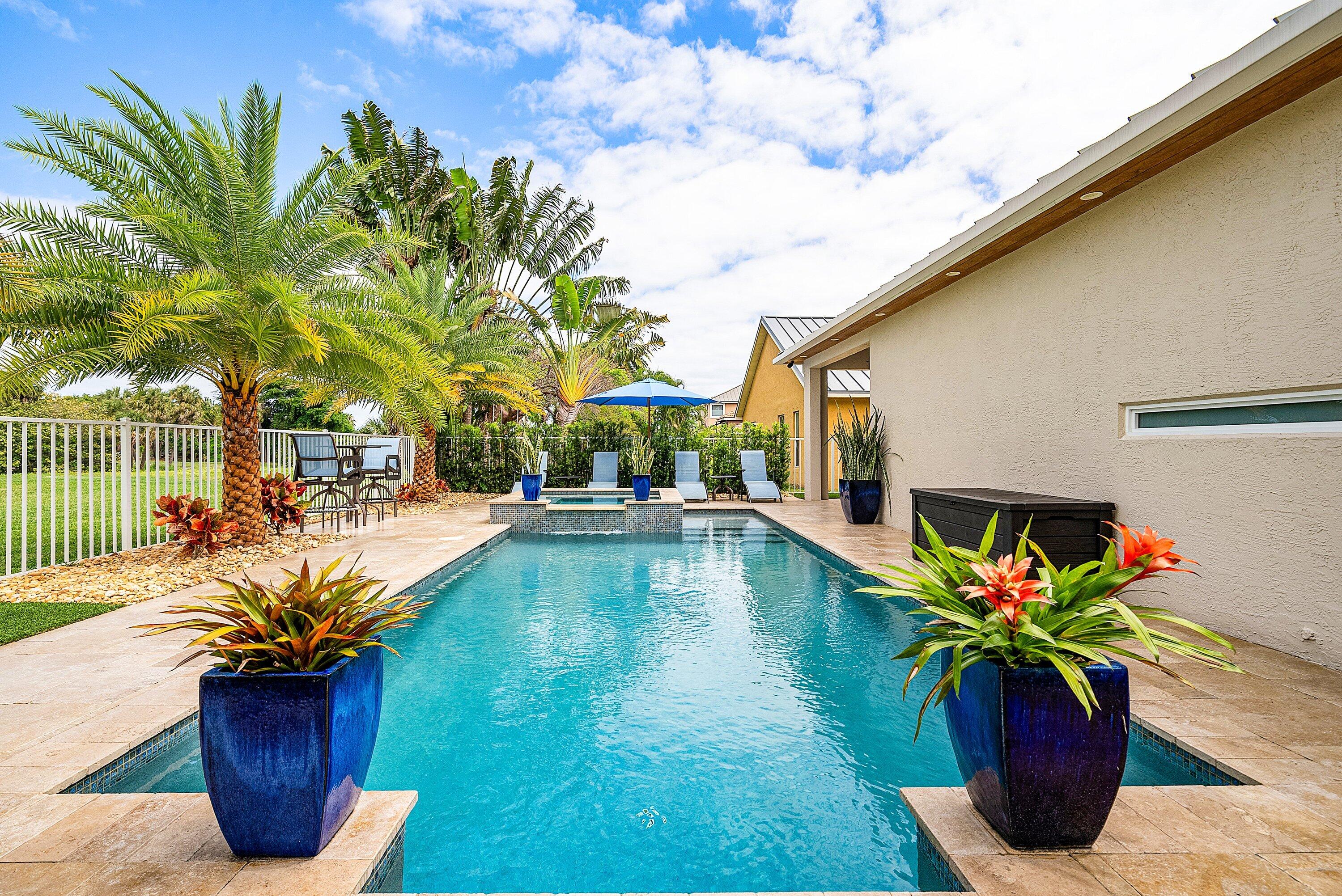 DELRAY LAKES - Residential