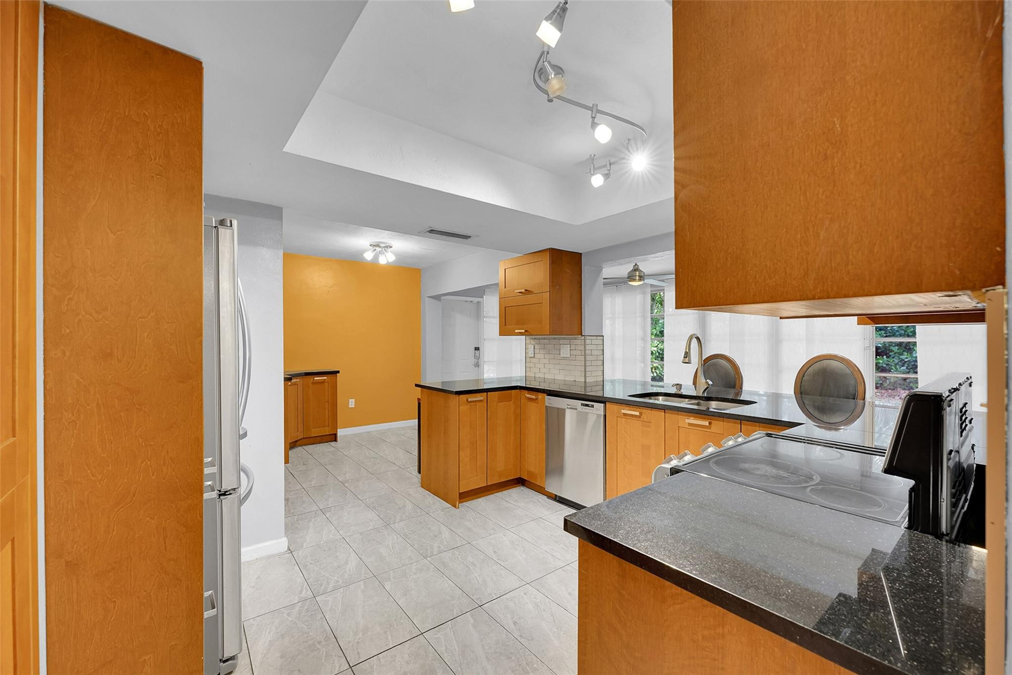 Sunrise Golf Village Sec - Residential