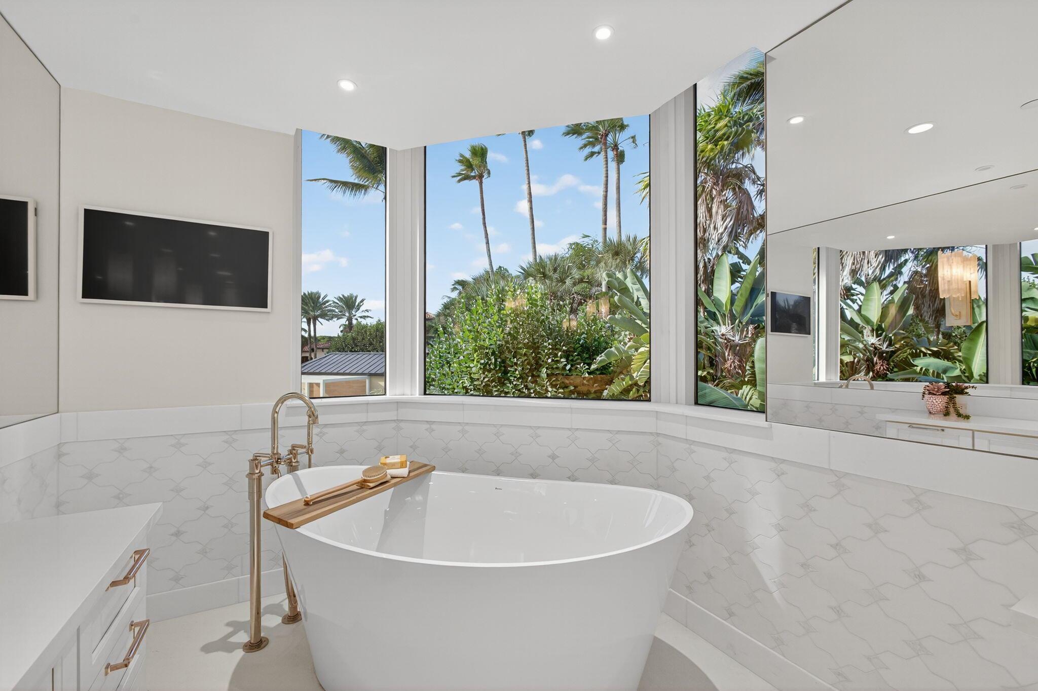 Stuart, Florida, 34996, United States, 3 Bedrooms Bedrooms, ,3 BathroomsBathrooms,Residential,Active,1990282