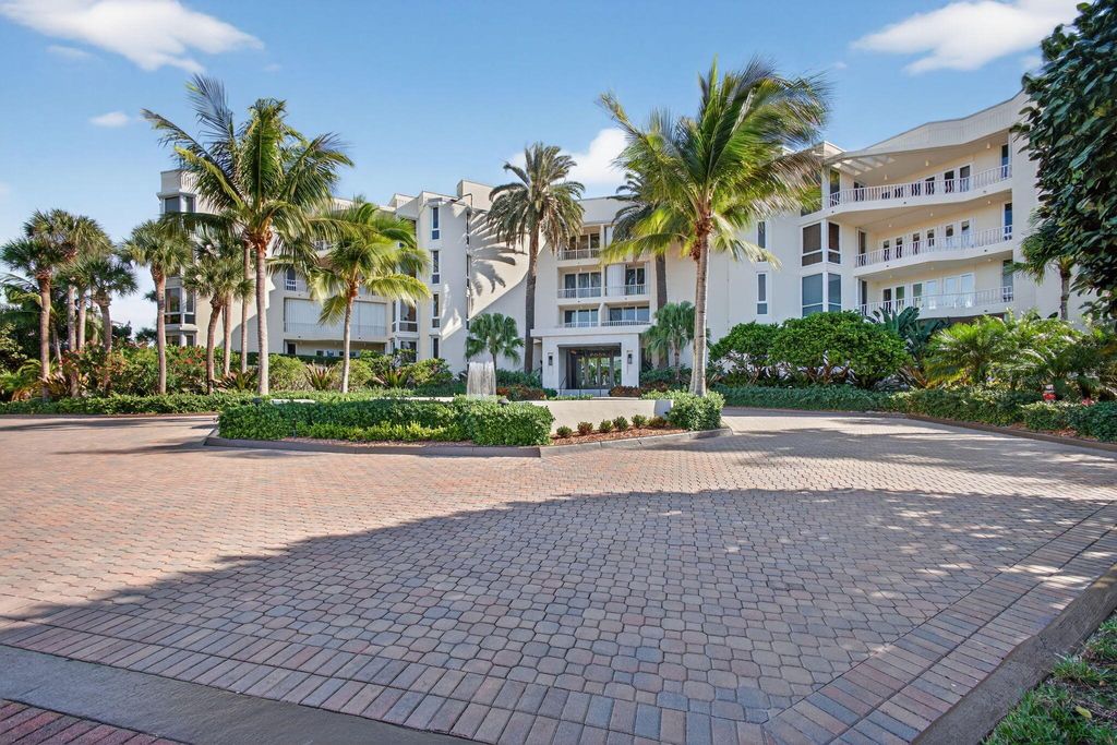 Photo of 2920 SE Dune Drive #140, Stuart, FL 34996 (MLS # R11140274)