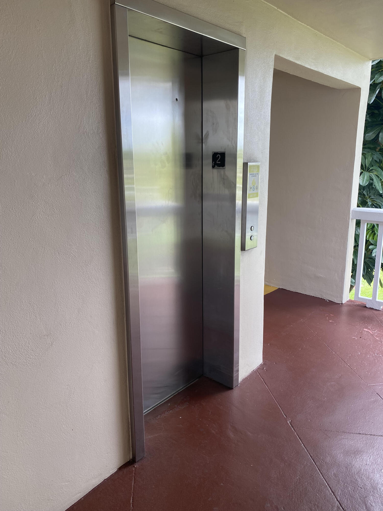 LAKE CLARKE GARDENS CONDO 23 - Residential