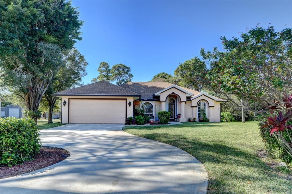 Photo of 5513 Buchanan Drive, Fort Pierce, FL 34982 (MLS # R10762707)