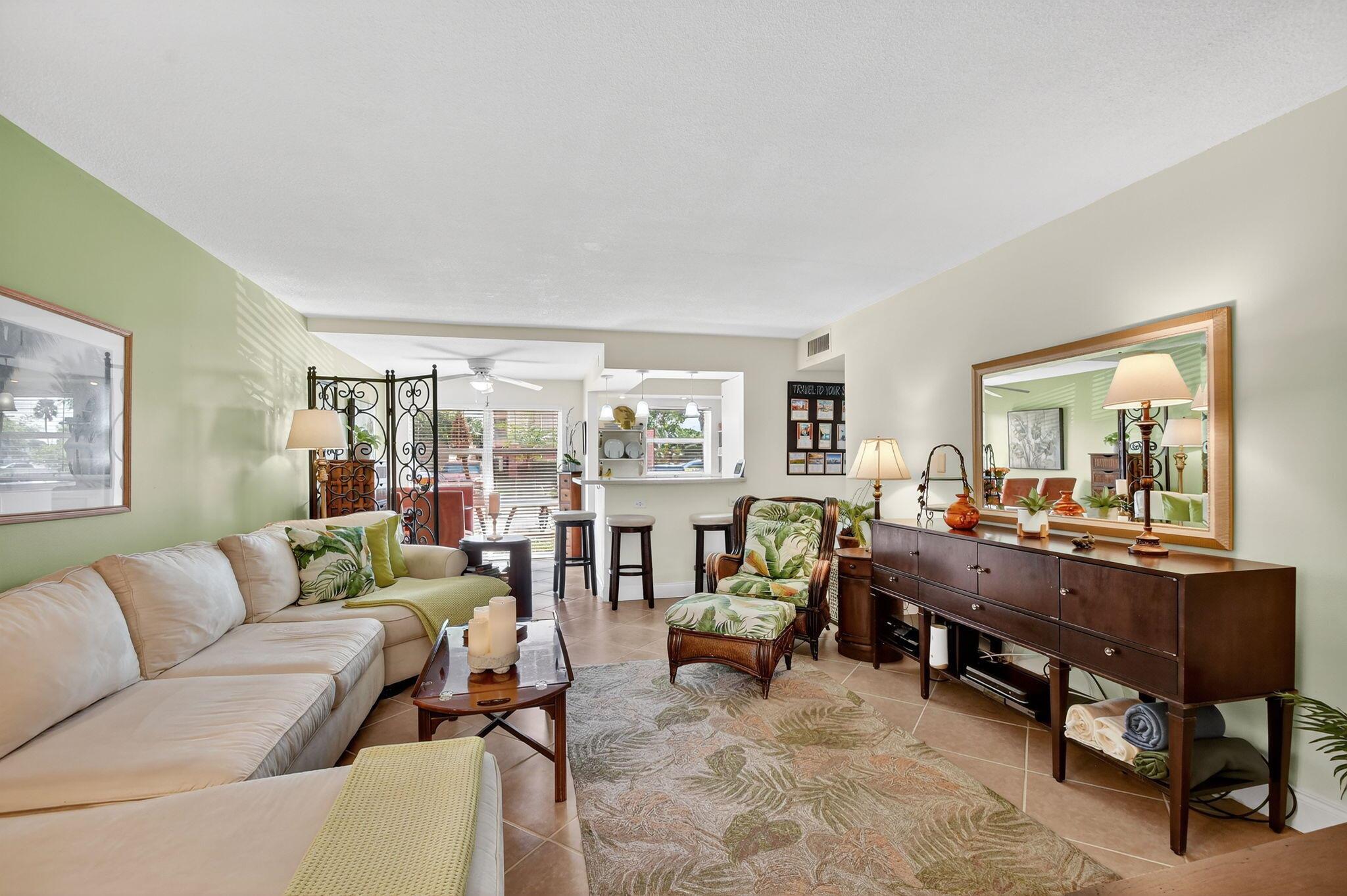 CENTURY VILLAGE / GOLFS E - Residential