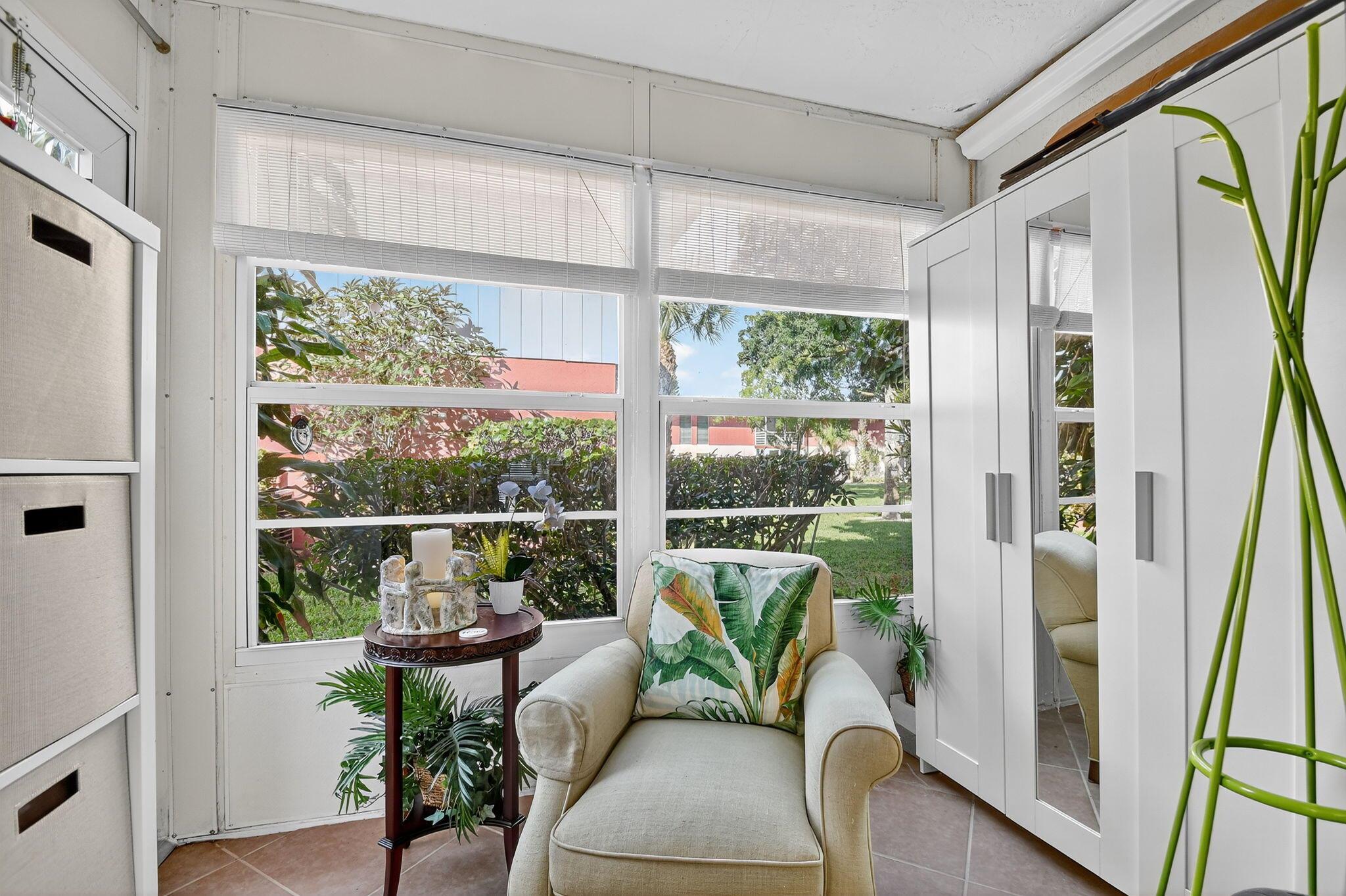 CENTURY VILLAGE / GOLFS E - Residential