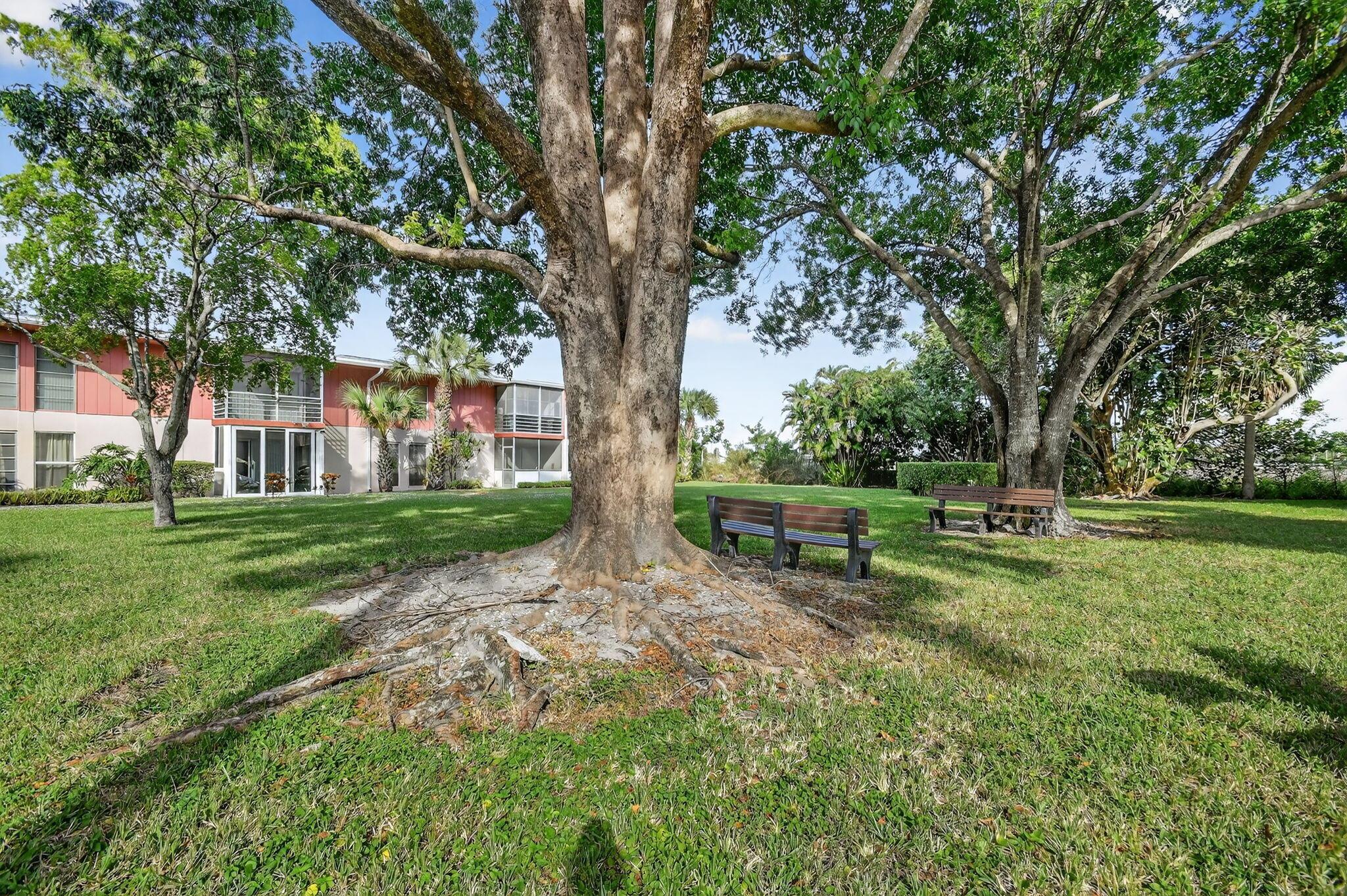 CENTURY VILLAGE / GOLFS E - Residential