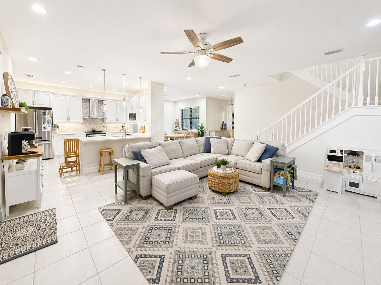 BOTANICA LAKES - Residential