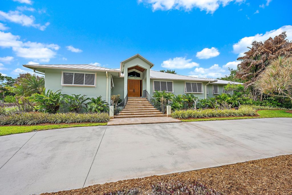 Photo of 7902 SE Canaan Way, Jupiter, FL 33458 (MLS # B26018243)