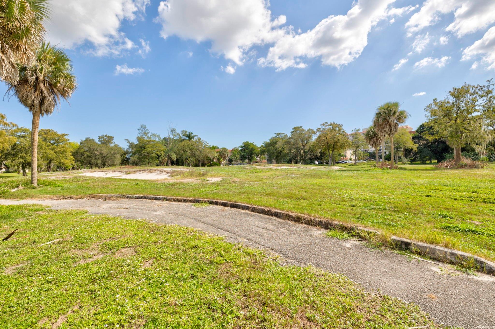 INVERWOOD CONDO - Residential