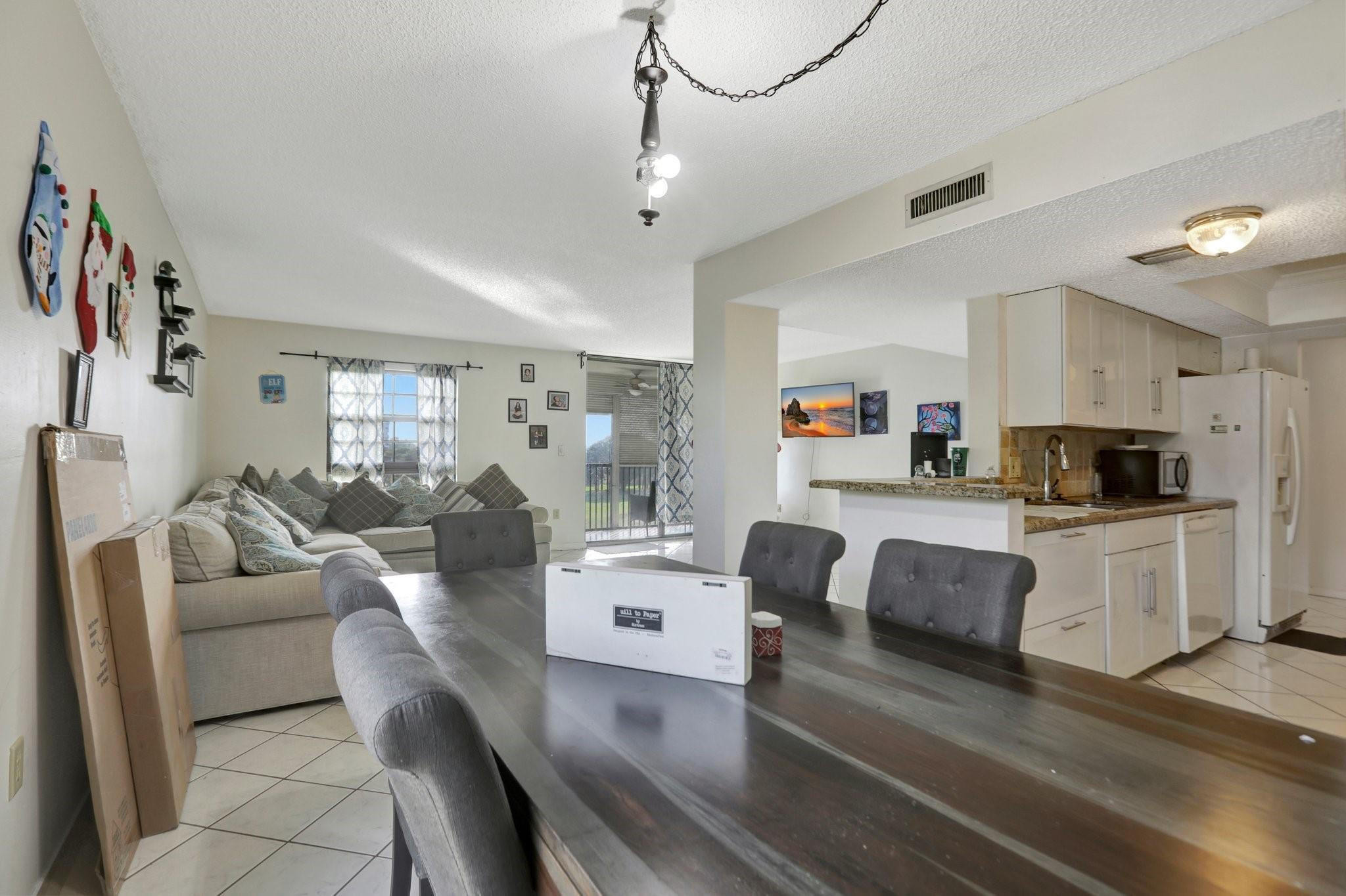 INVERWOOD CONDO - Residential