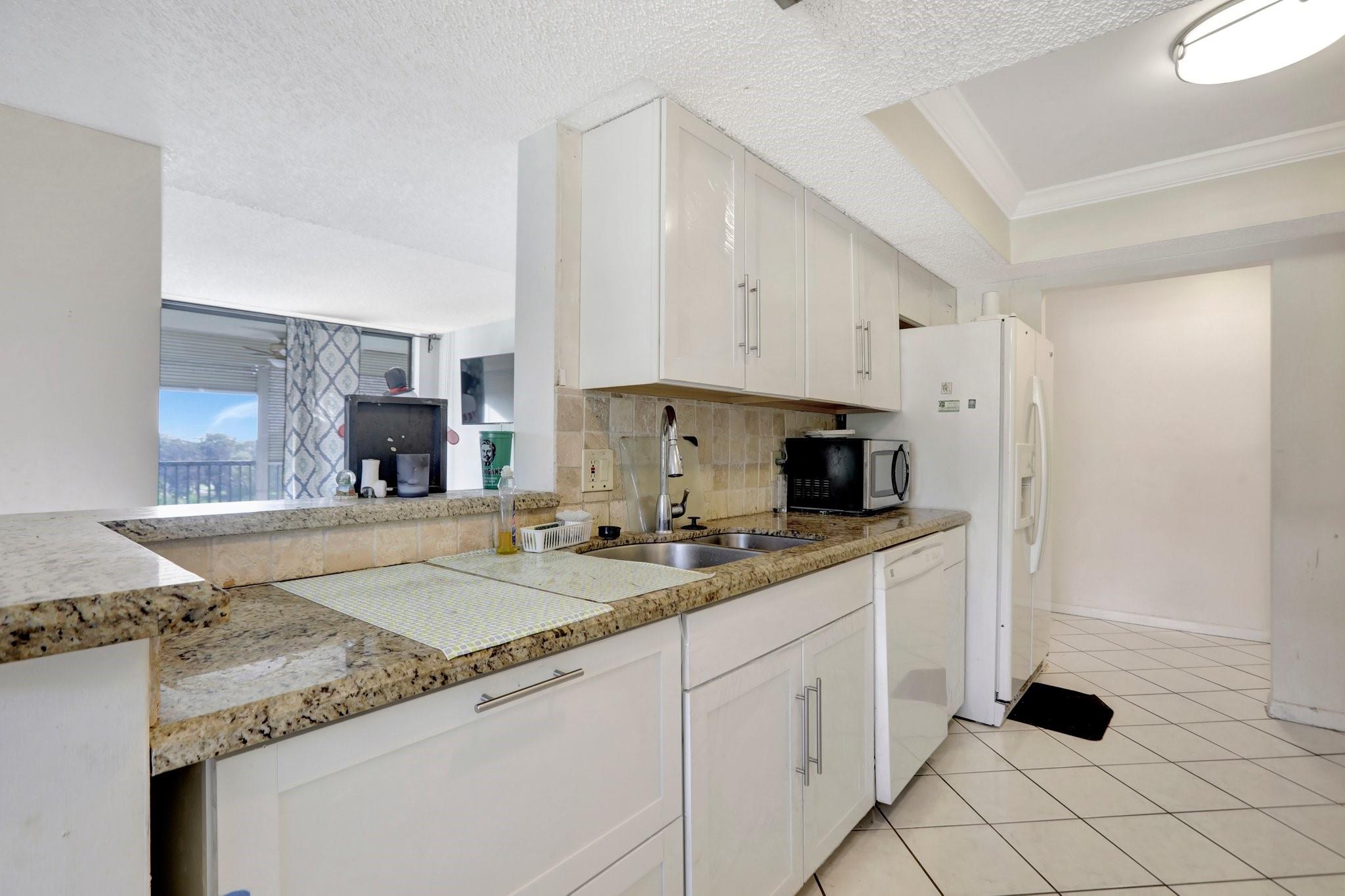 INVERWOOD CONDO - Residential