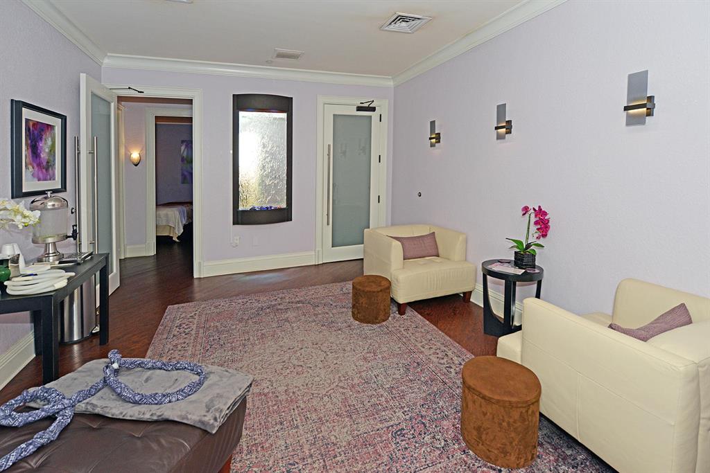 THE OAKS - Residential