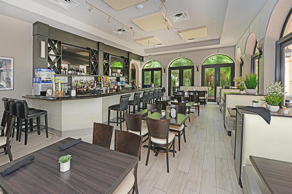 THE OAKS - Residential