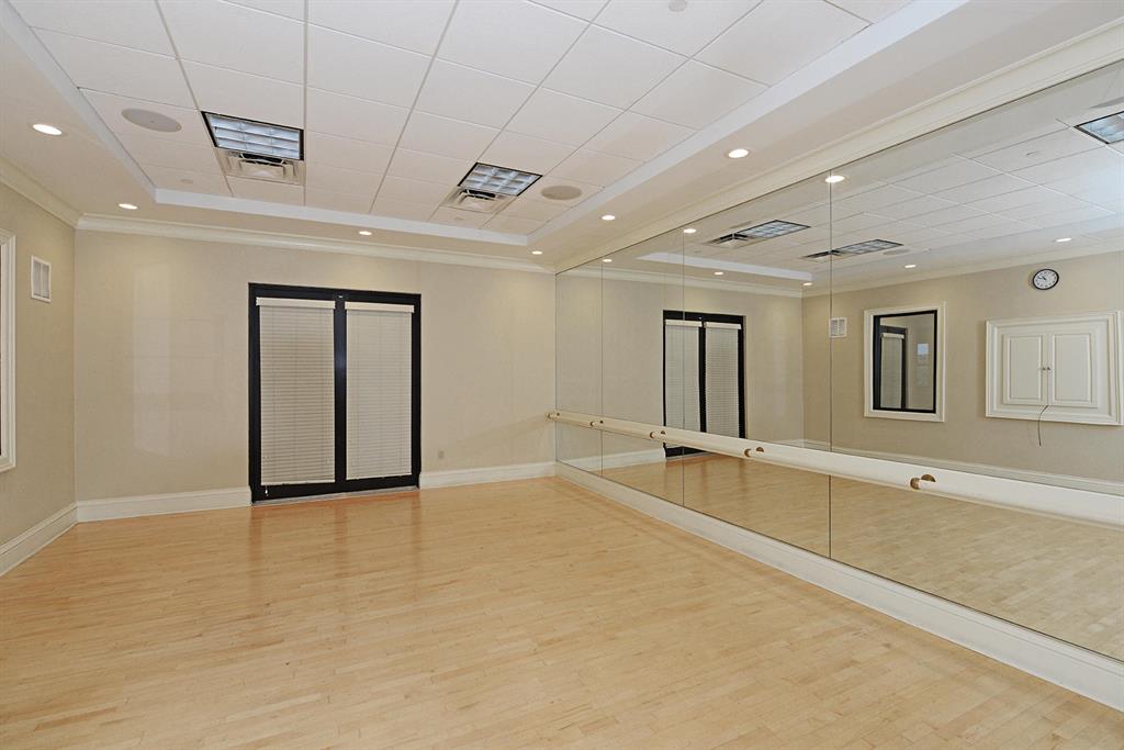 THE OAKS - Residential