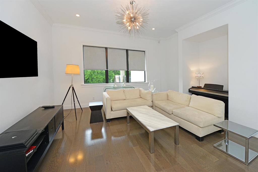 THE OAKS - Residential