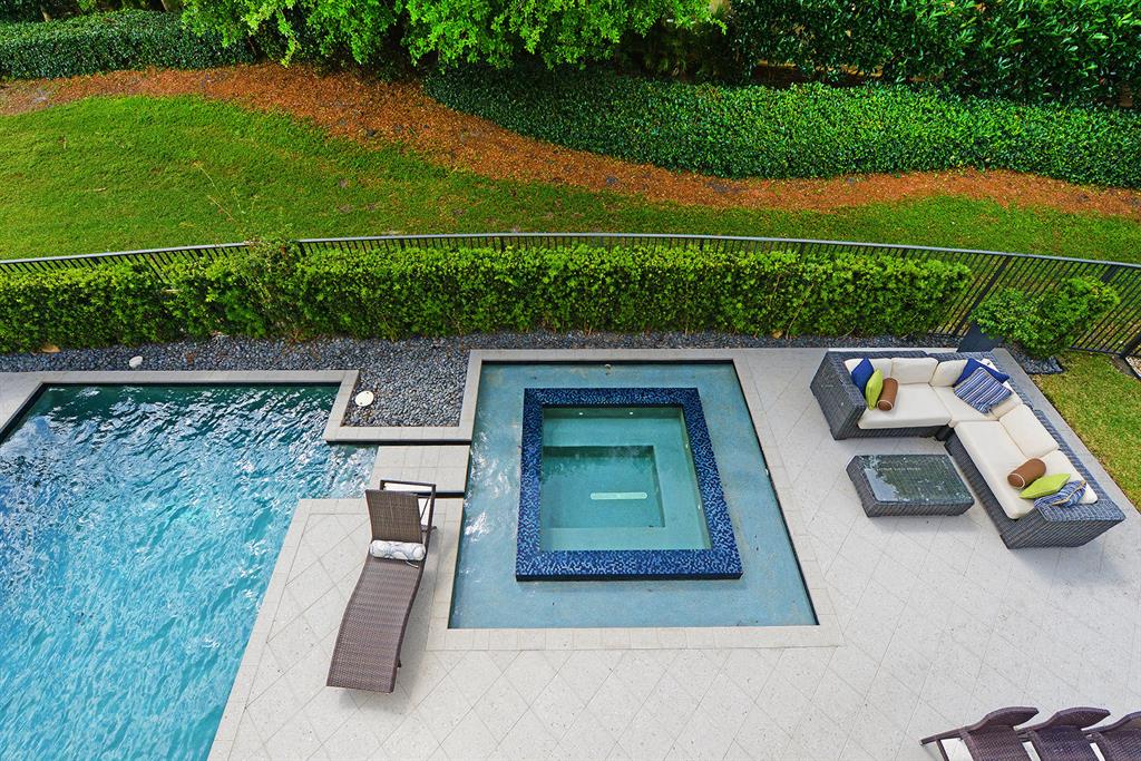 THE OAKS - Residential