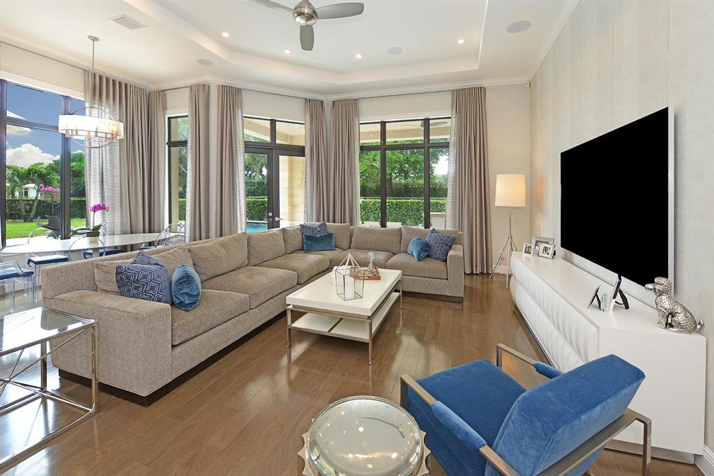 THE OAKS - Residential